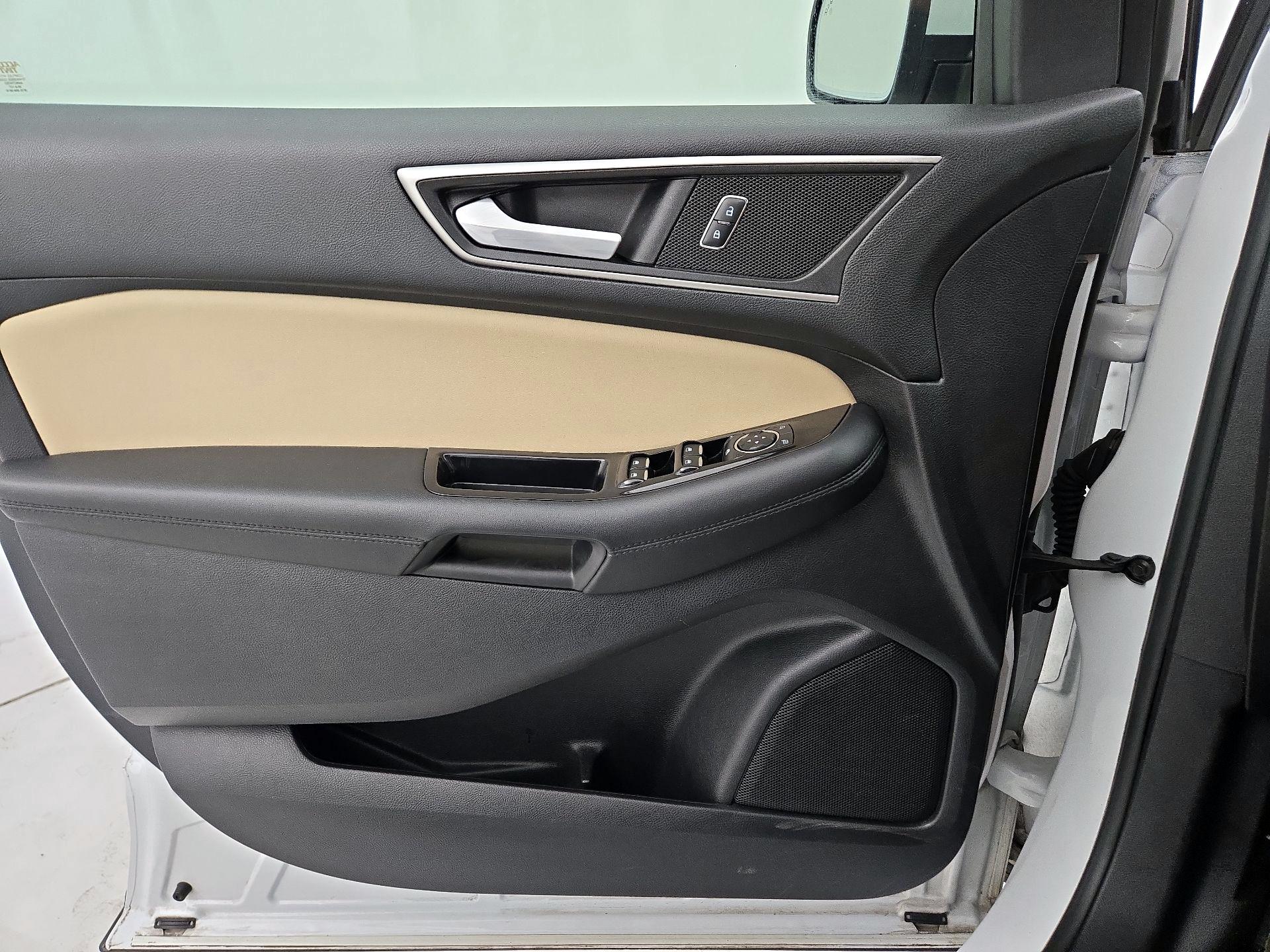 Thumbnail: 2016 Ford Edge - 12