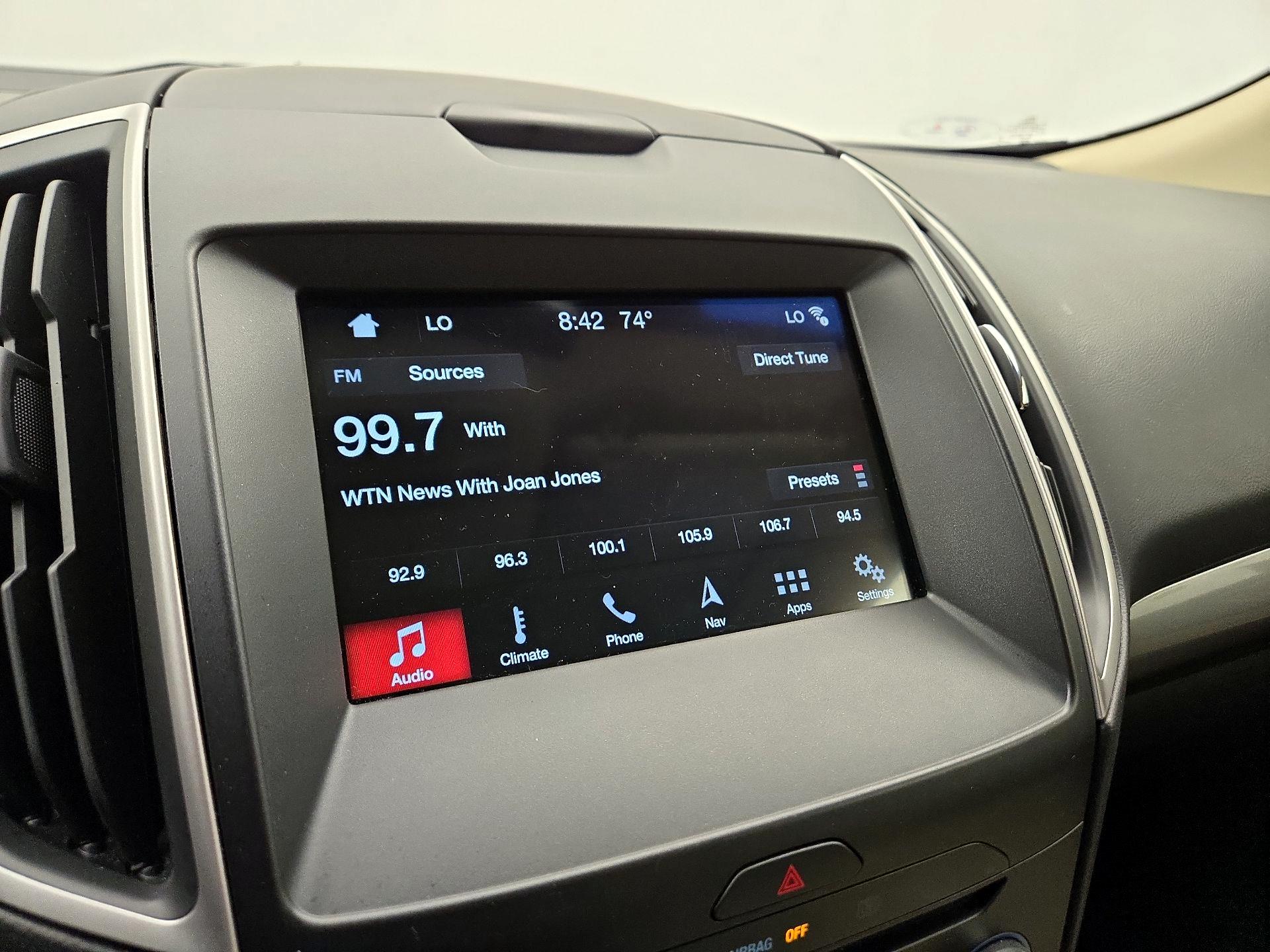 Thumbnail: 2016 Ford Edge - 16