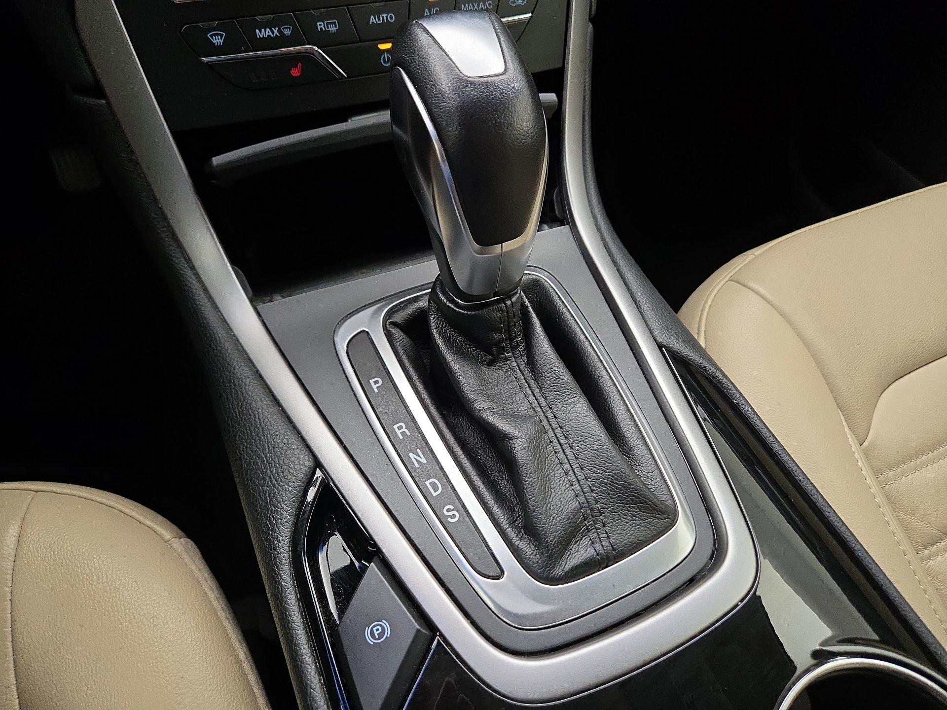 Thumbnail: 2016 Ford Edge - 18