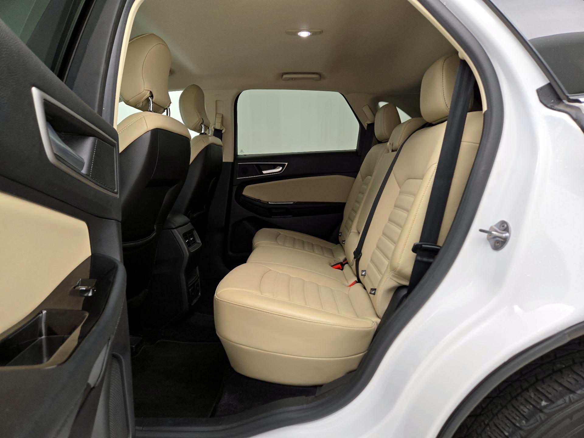 Thumbnail: 2016 Ford Edge - 20
