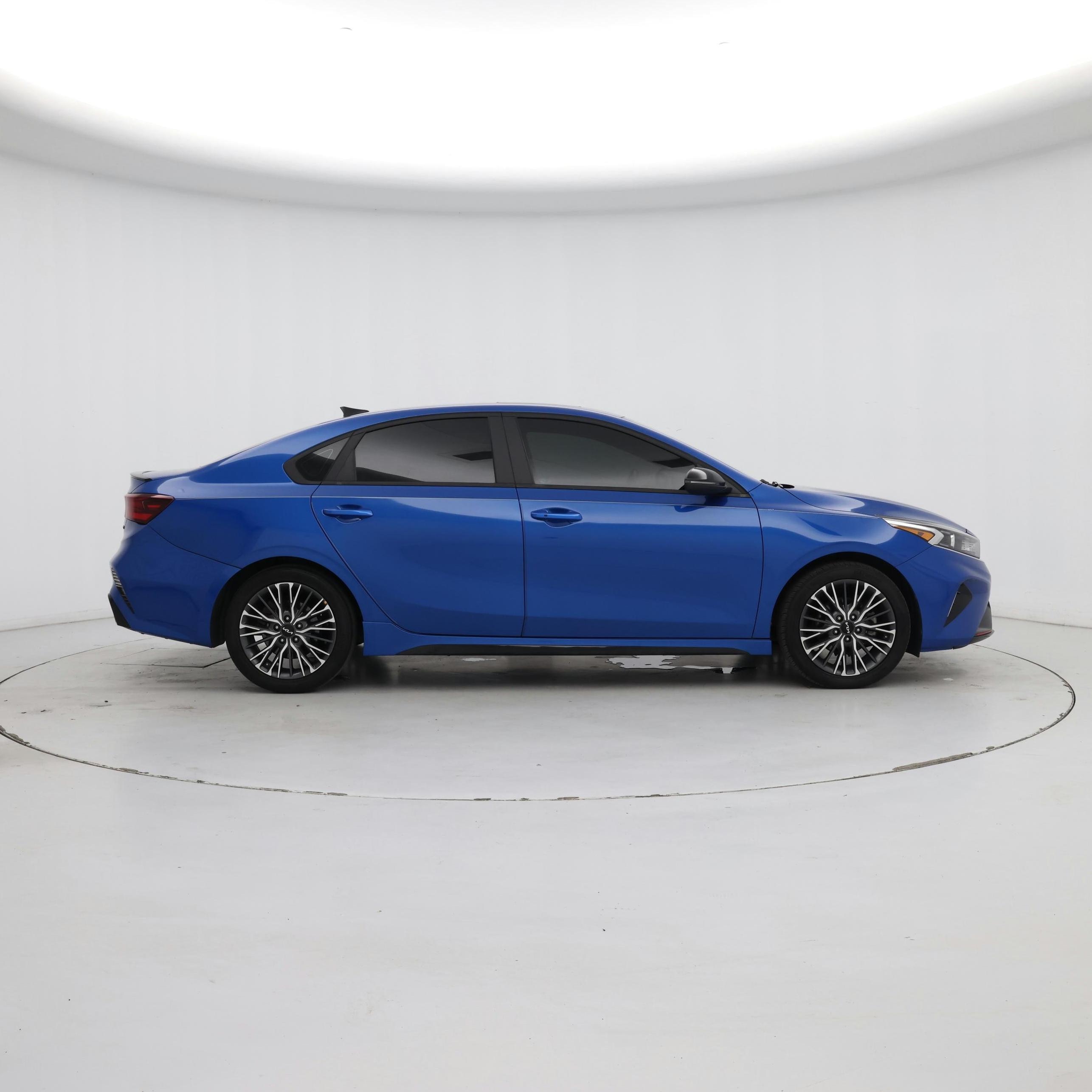 Thumbnail: 2023 Kia Forte - 7