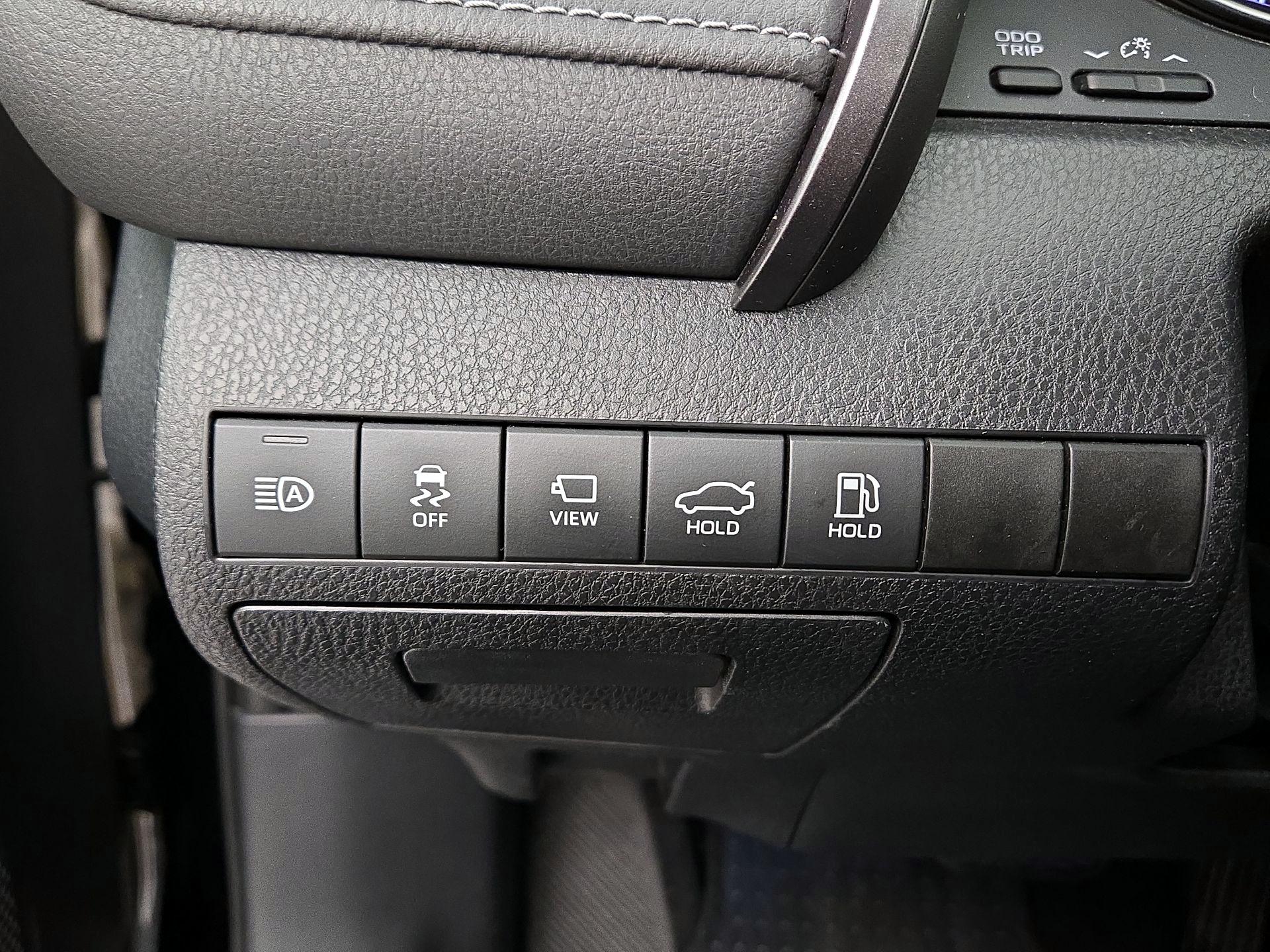 Thumbnail: 2019 Toyota Camry - 13