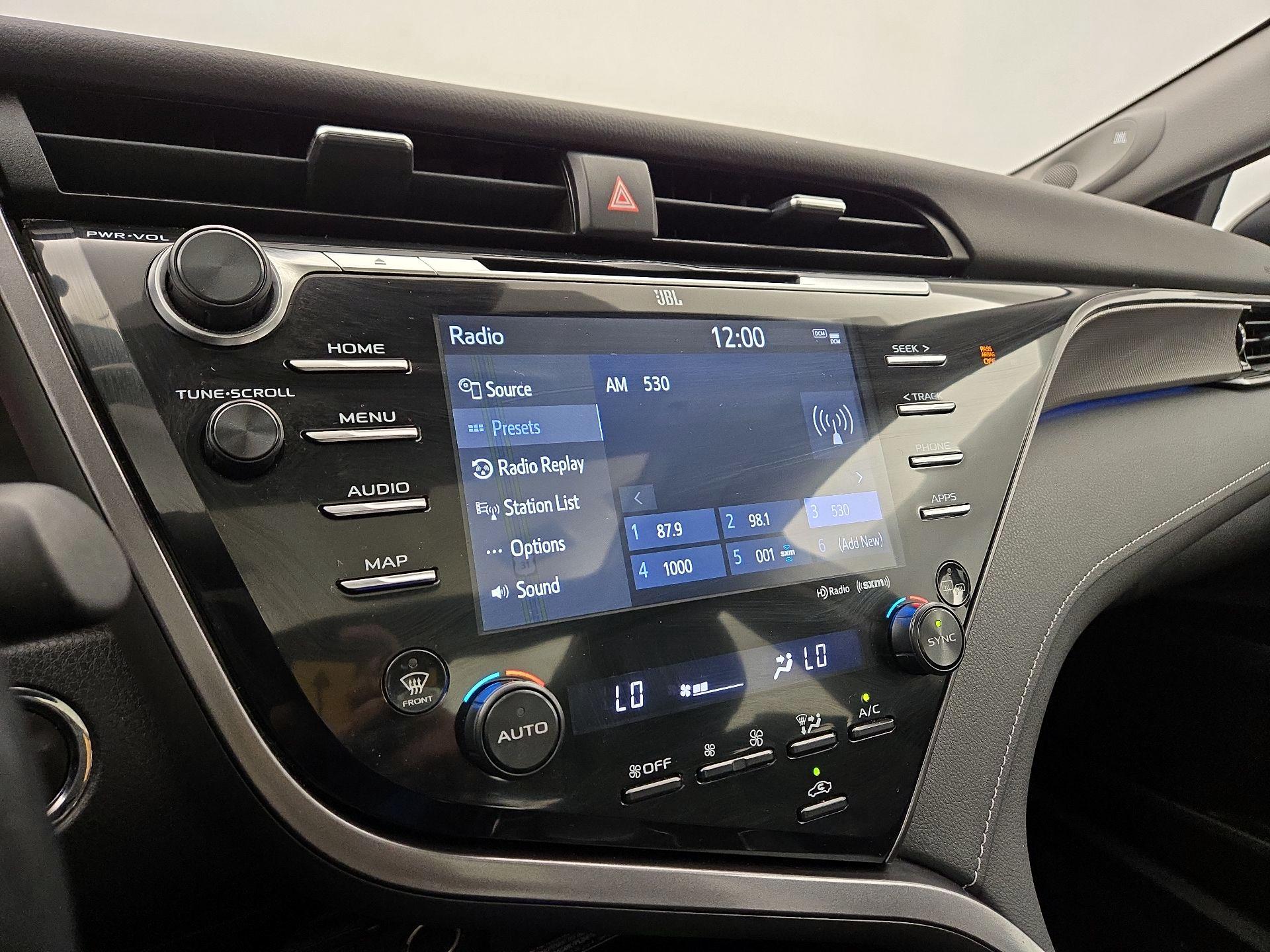 Thumbnail: 2019 Toyota Camry - 16
