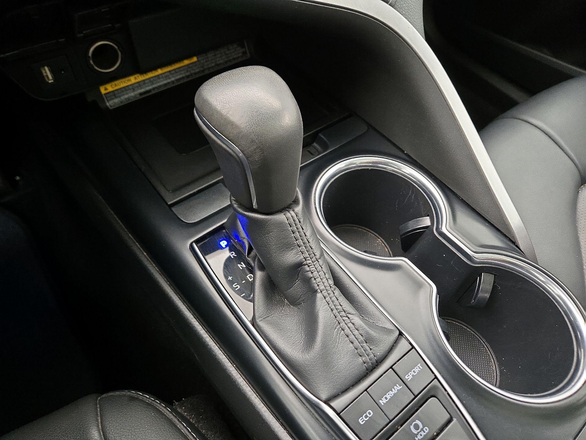 Thumbnail: 2019 Toyota Camry - 18
