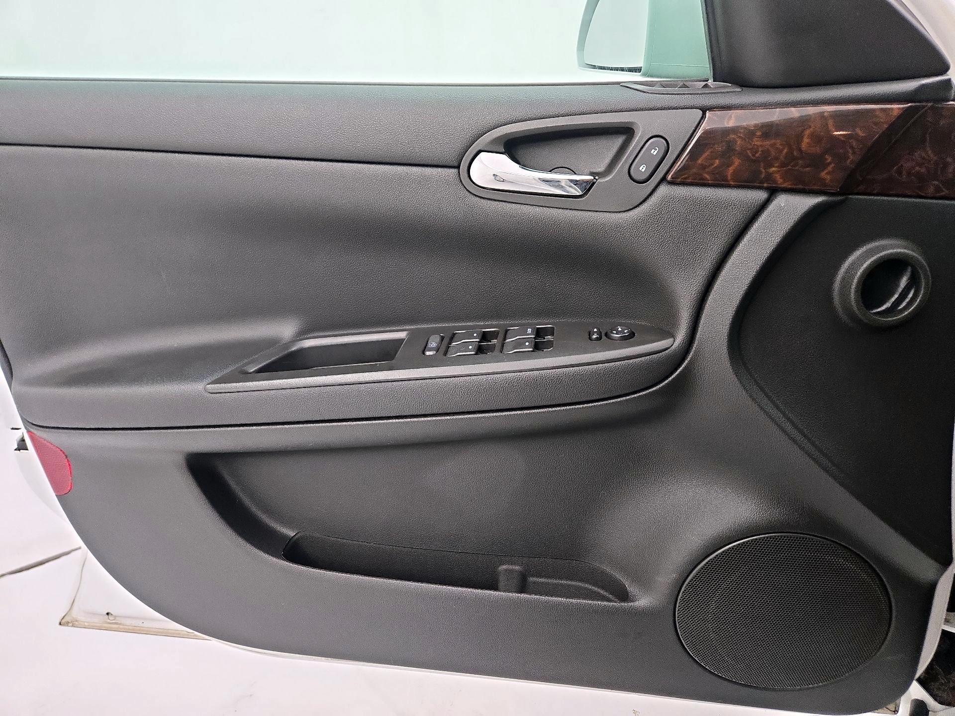 Thumbnail: 2015 Chevrolet Impala - 12