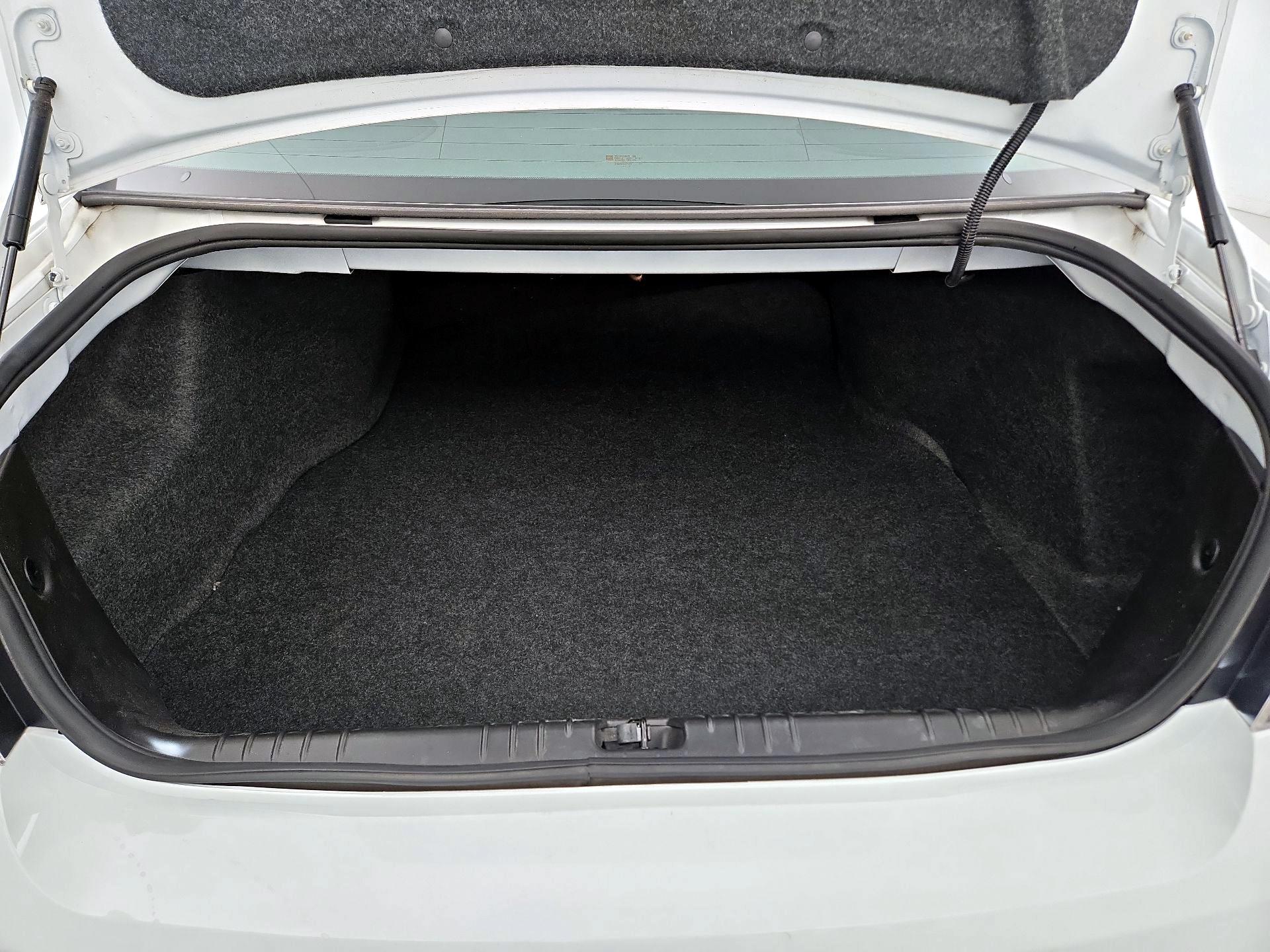 Thumbnail: 2015 Chevrolet Impala - 19