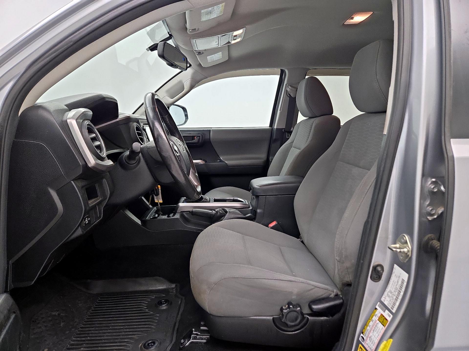 Thumbnail: 2017 Toyota Tacoma - 11