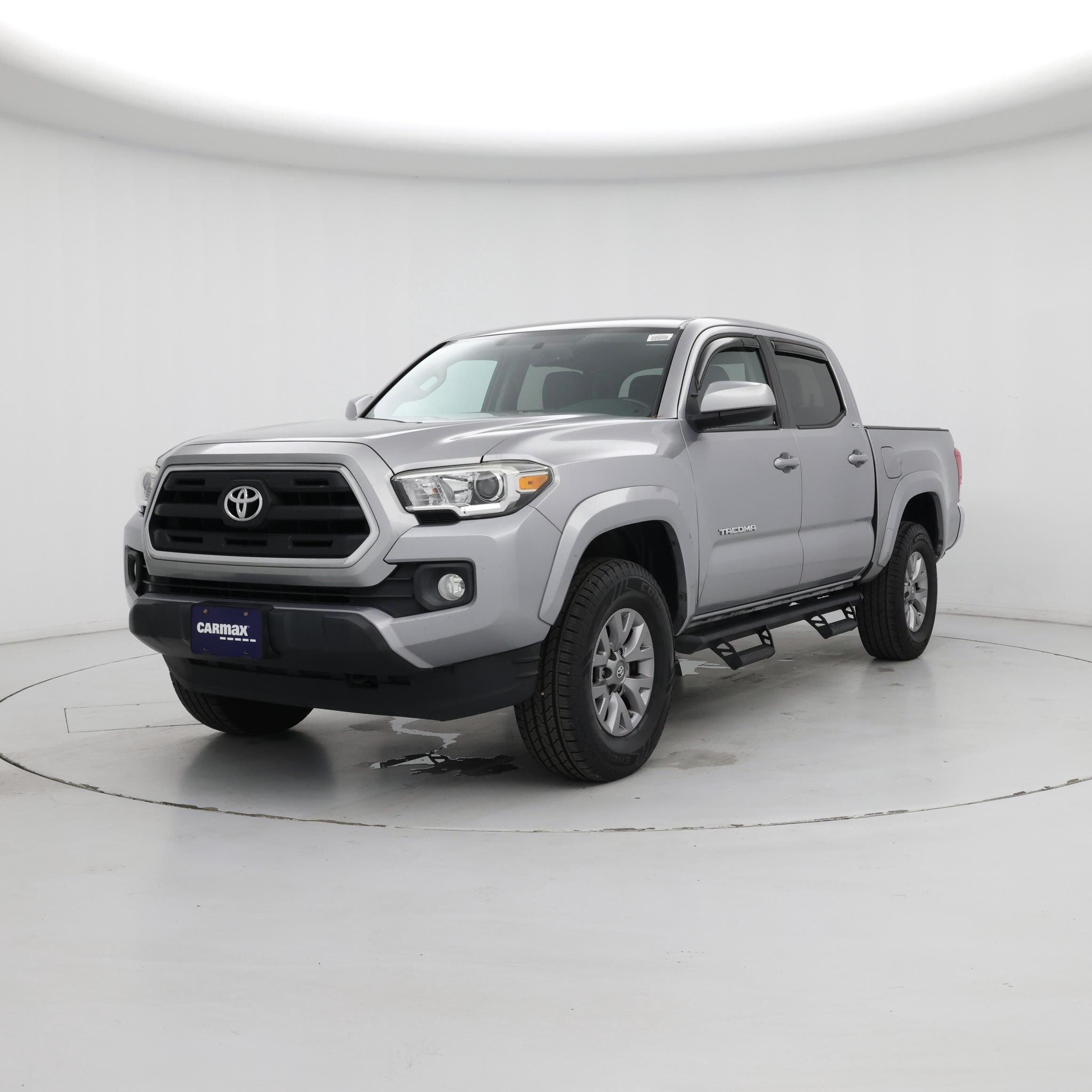 Thumbnail: 2017 Toyota Tacoma - 4