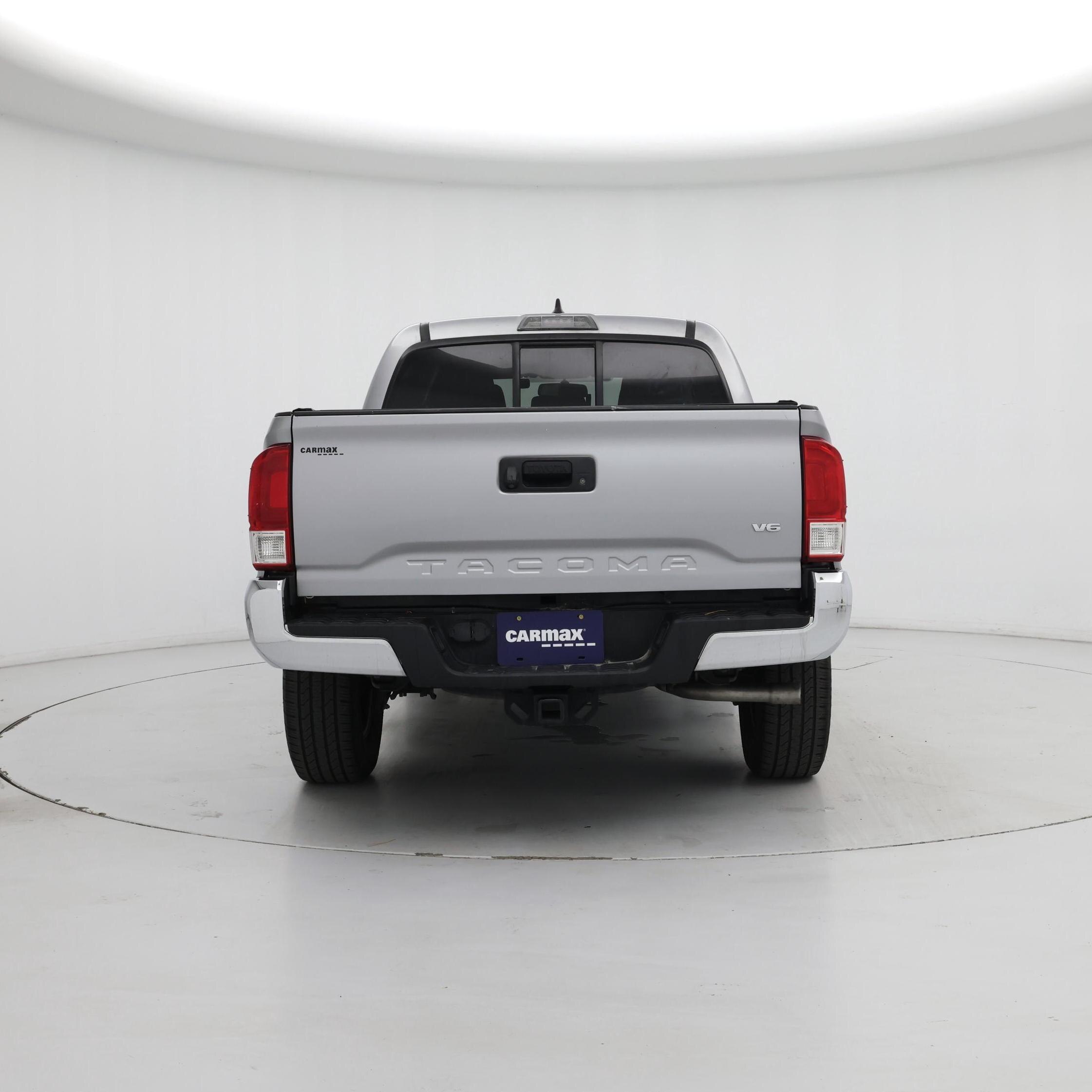 Thumbnail: 2017 Toyota Tacoma - 6