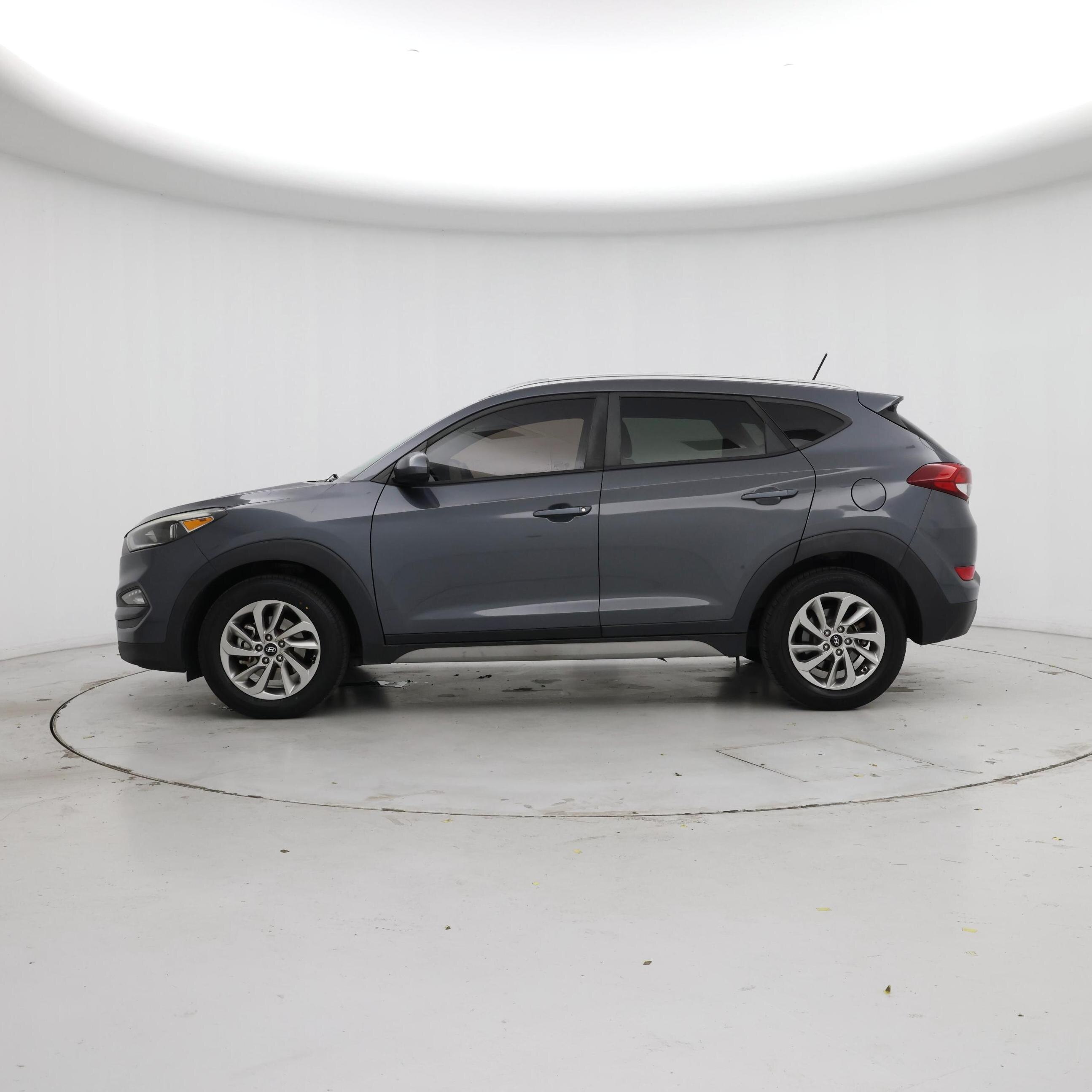 Thumbnail: 2017 Hyundai Tucson - 3
