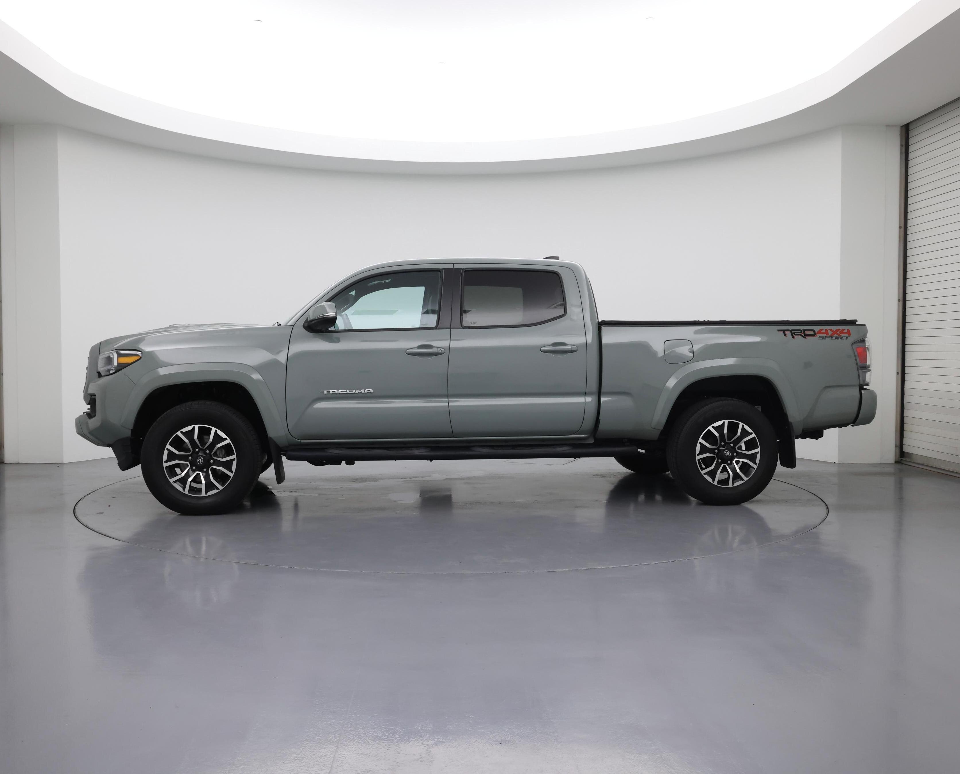 Thumbnail: 2022 Toyota Tacoma - 3