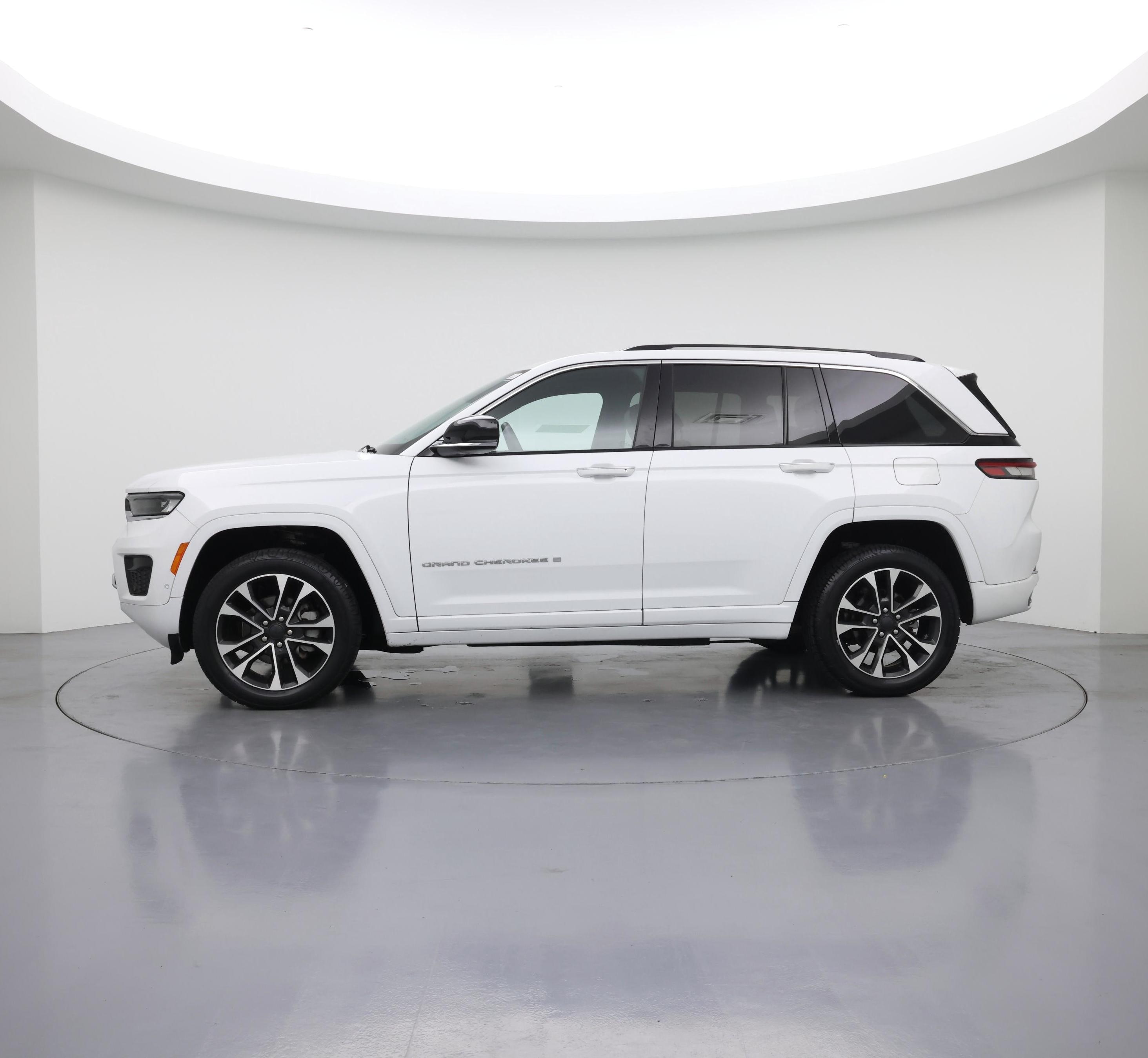 Thumbnail: 2022 Jeep Grand Cherokee - 3