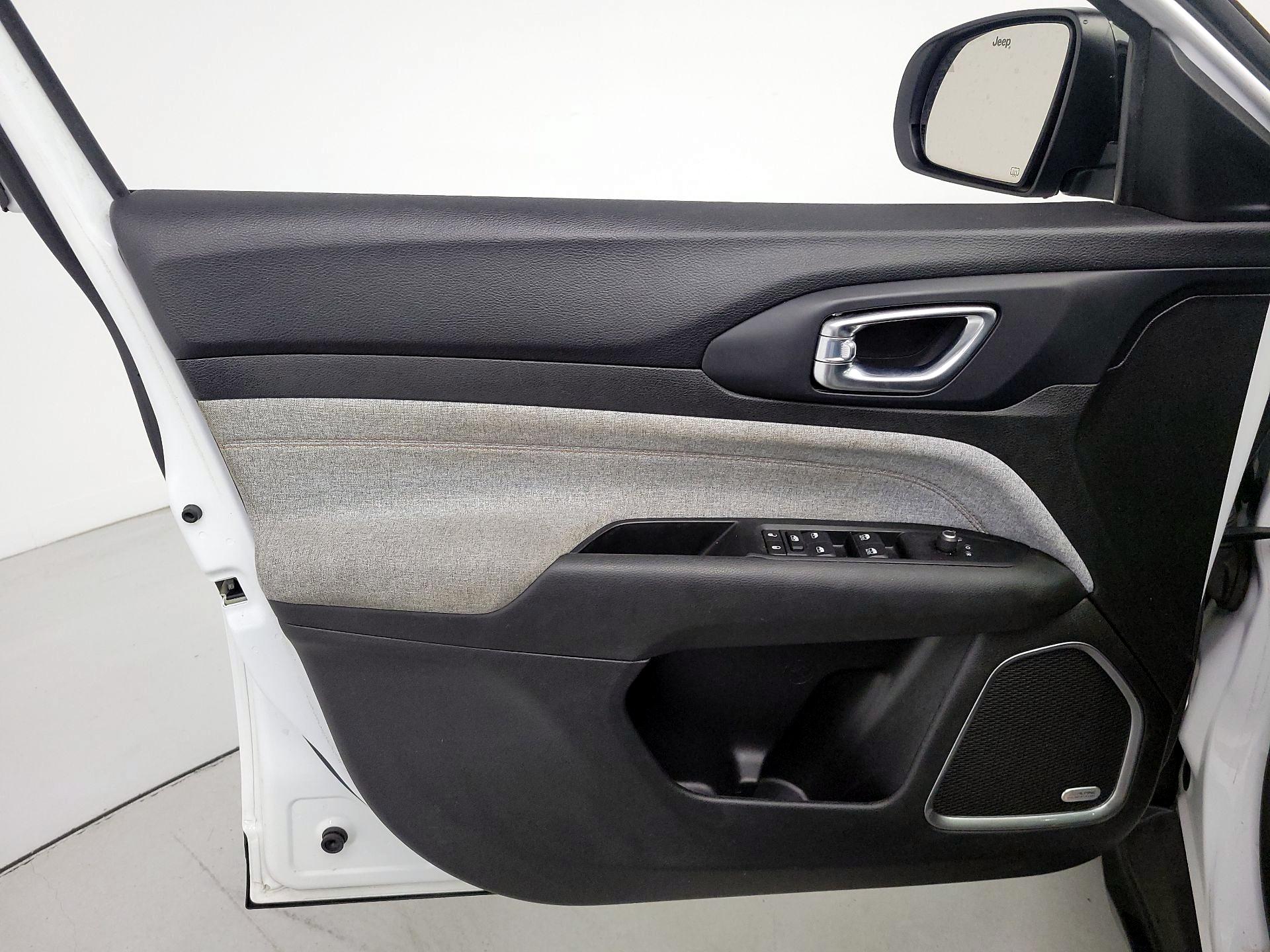 Thumbnail: 2022 Jeep Compass - 12