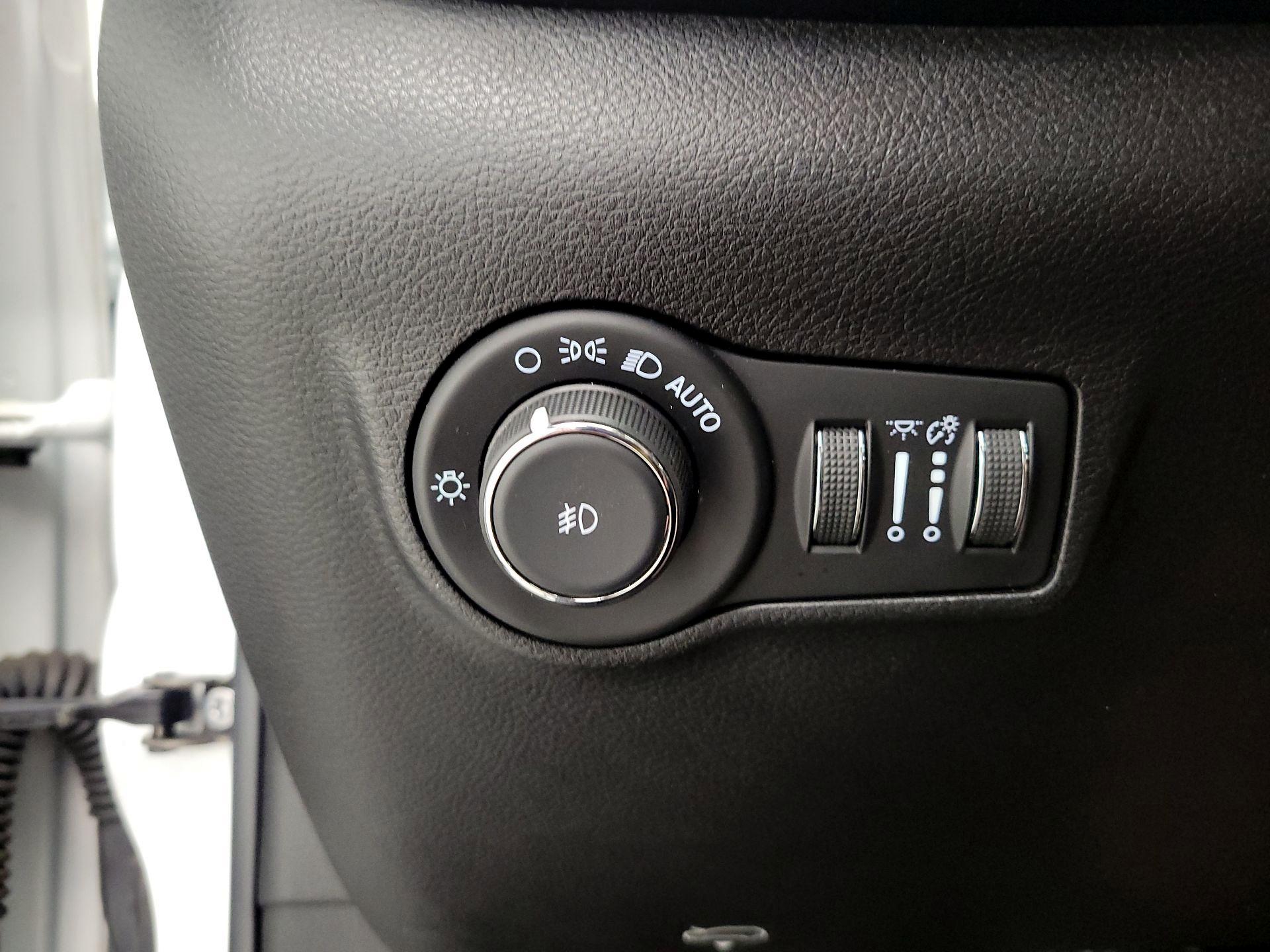 Thumbnail: 2022 Jeep Compass - 13