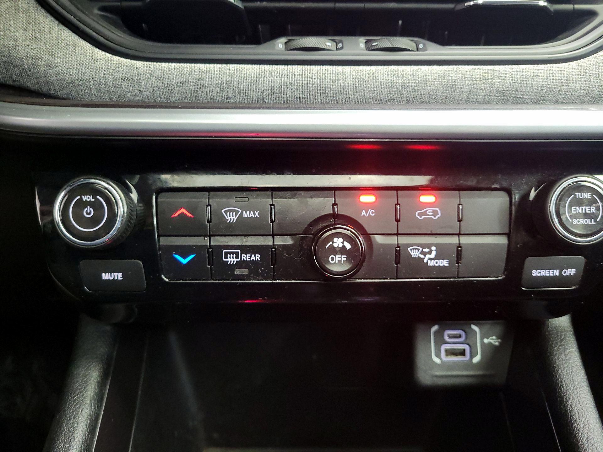 Thumbnail: 2022 Jeep Compass - 16