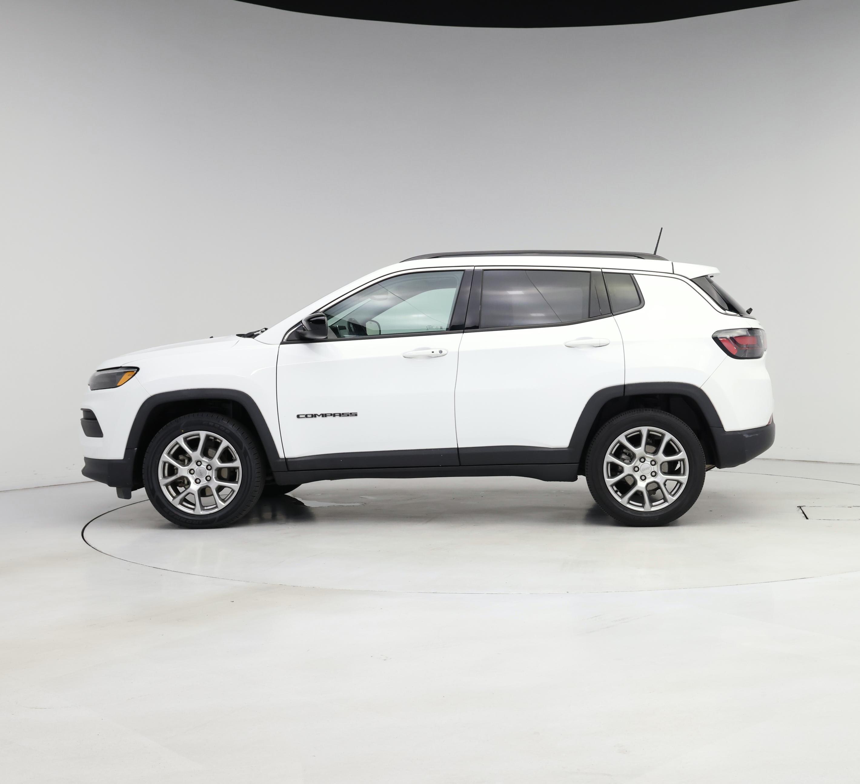 Thumbnail: 2022 Jeep Compass - 3