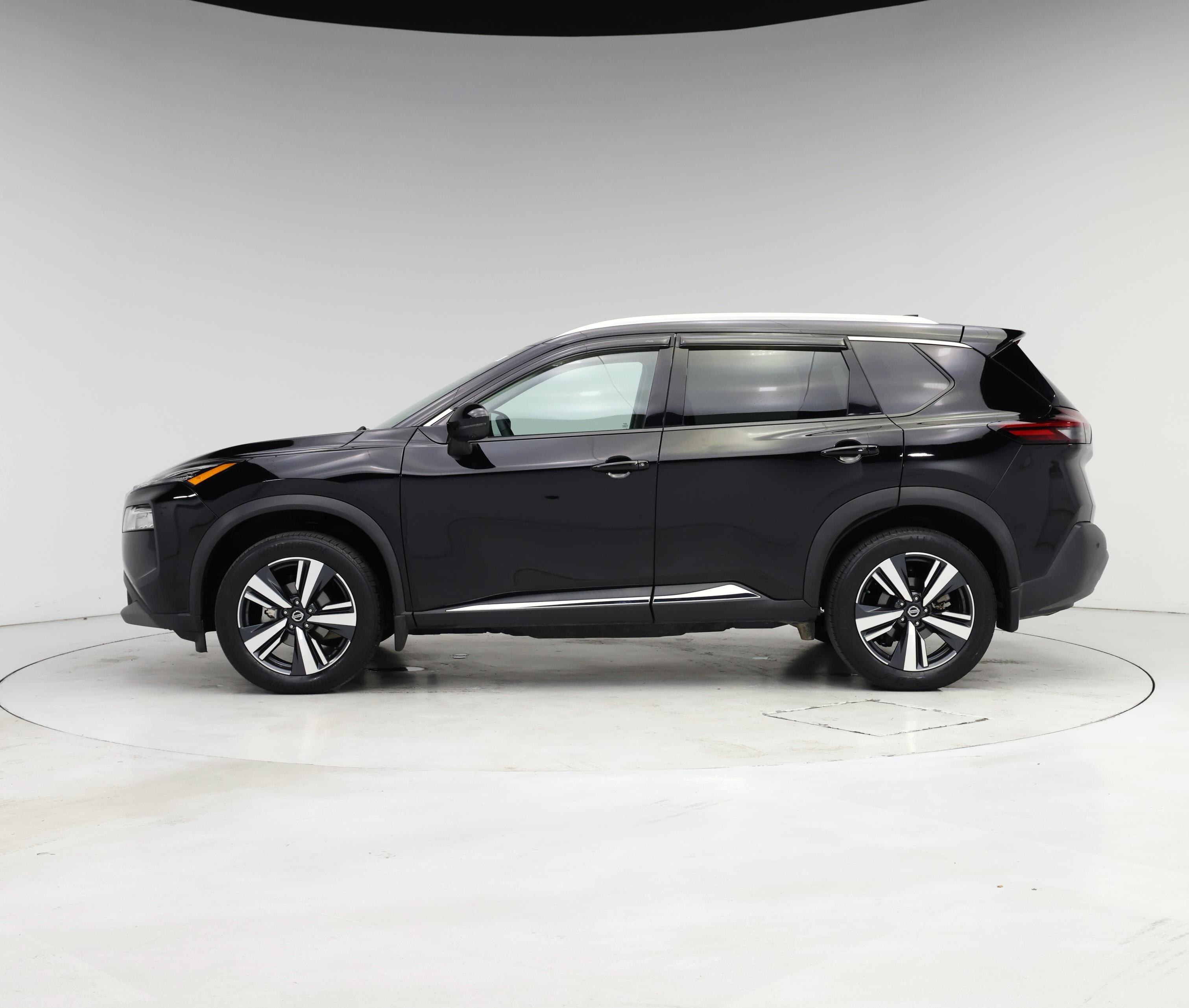 Thumbnail: 2021 Nissan Rogue - 3