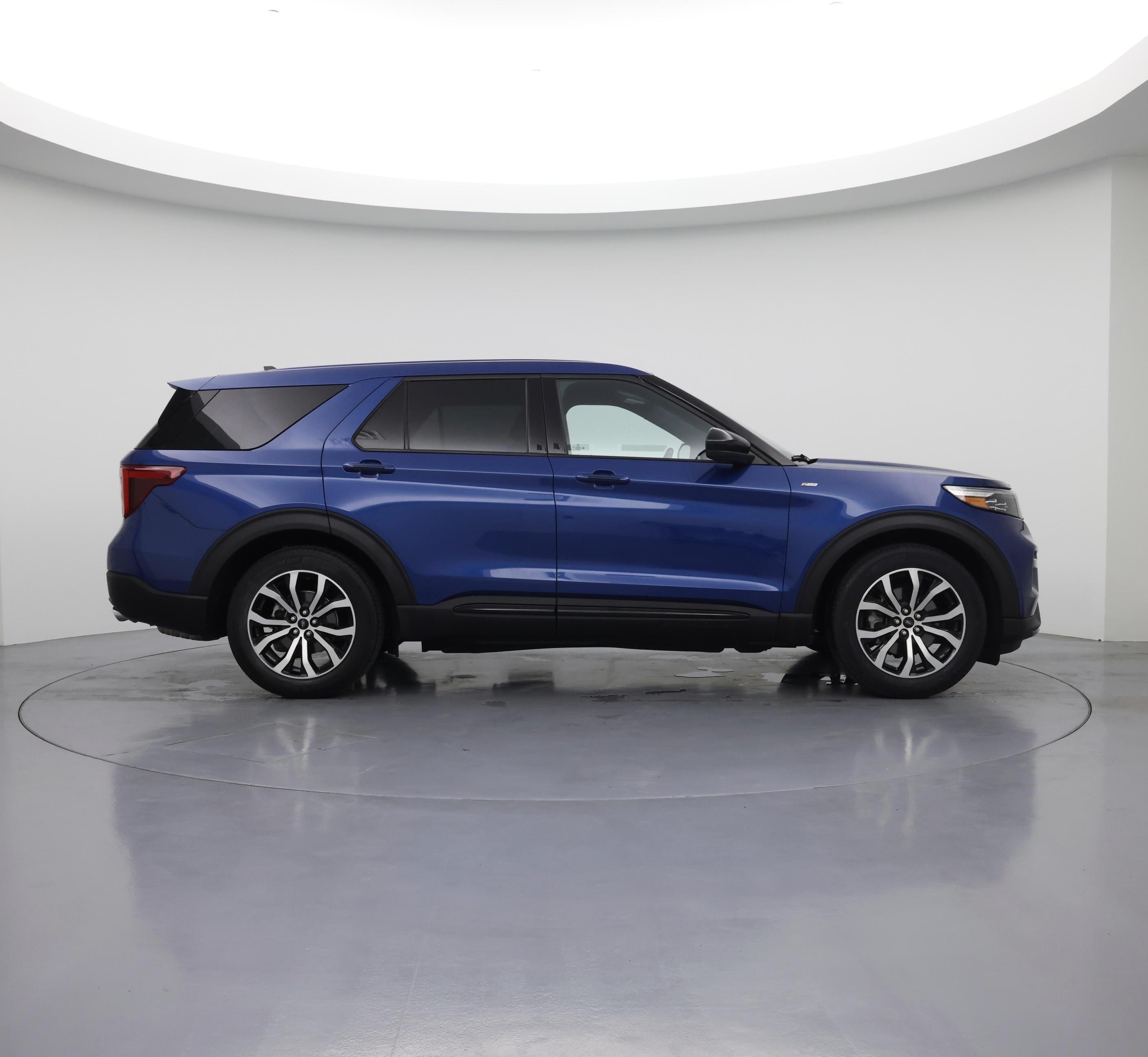 Thumbnail: 2022 Ford Explorer - 7