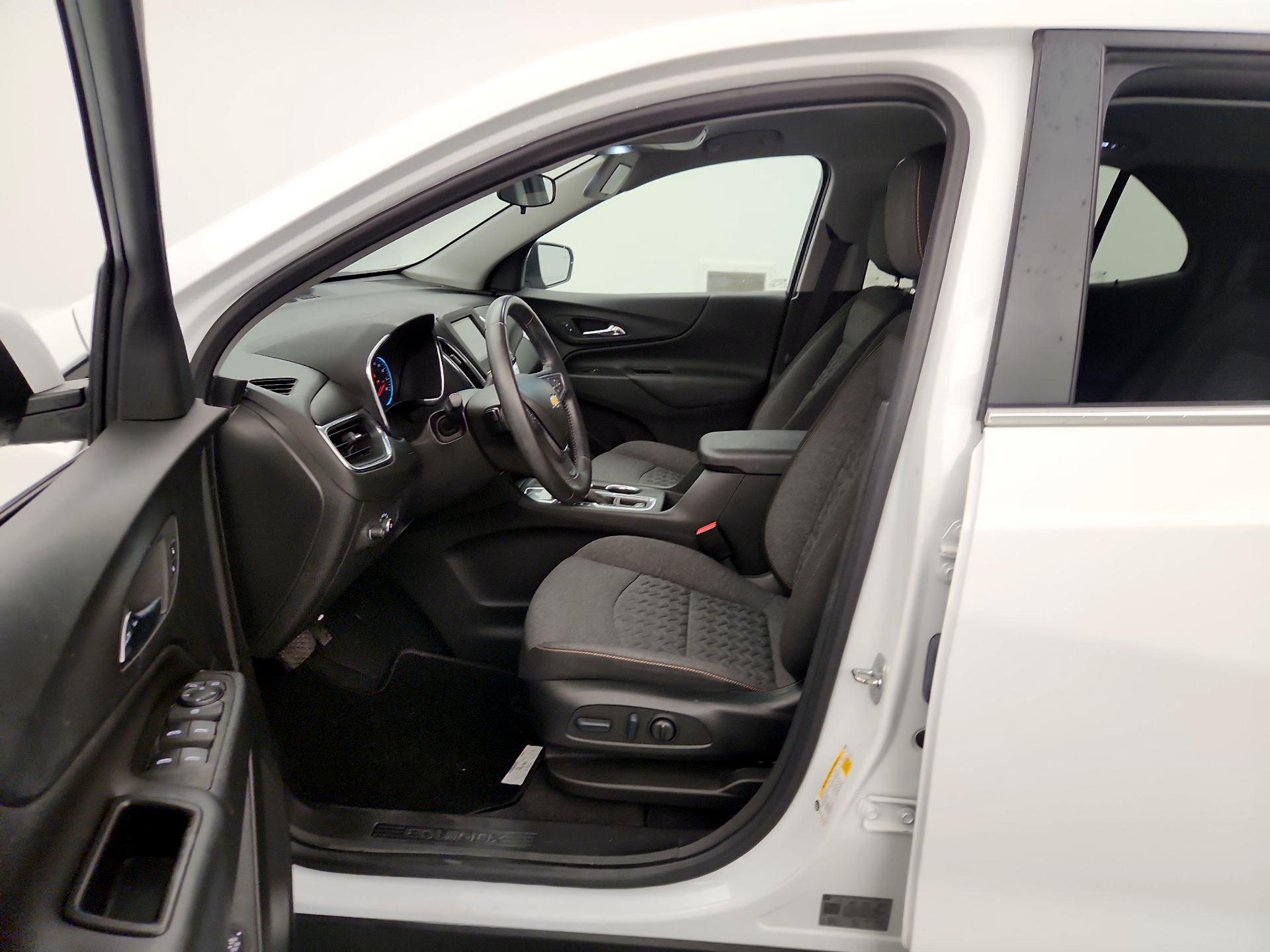 Thumbnail: 2022 Chevrolet Equinox - 11