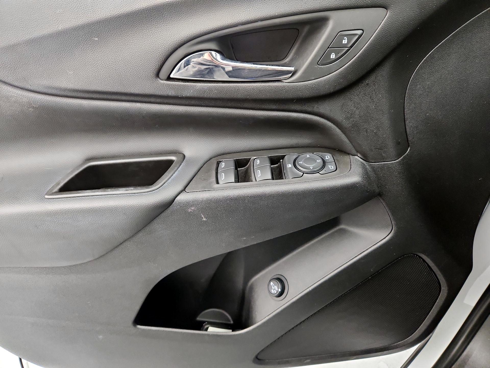 Thumbnail: 2022 Chevrolet Equinox - 12