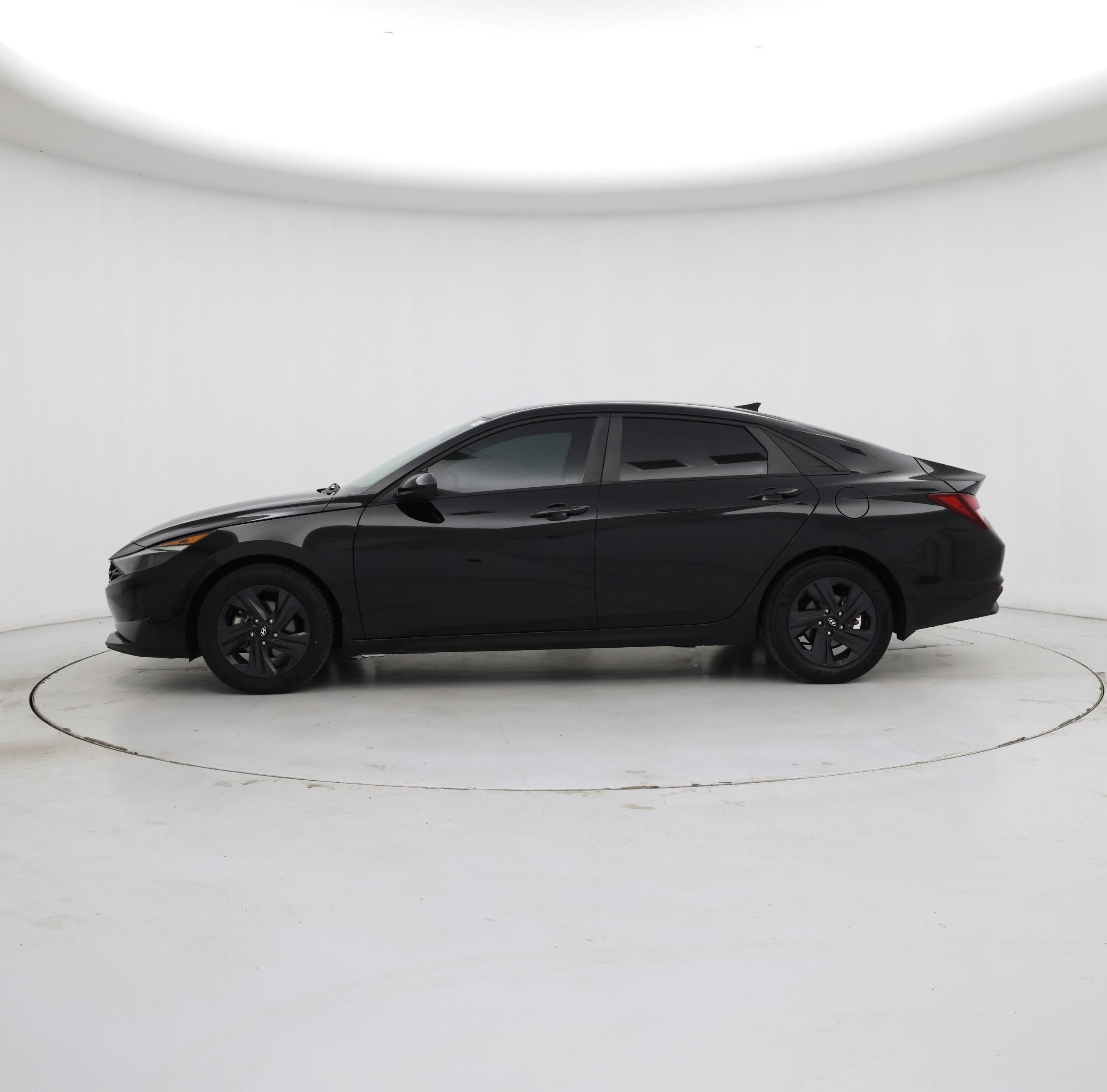 Thumbnail: 2022 Hyundai Elantra - 3