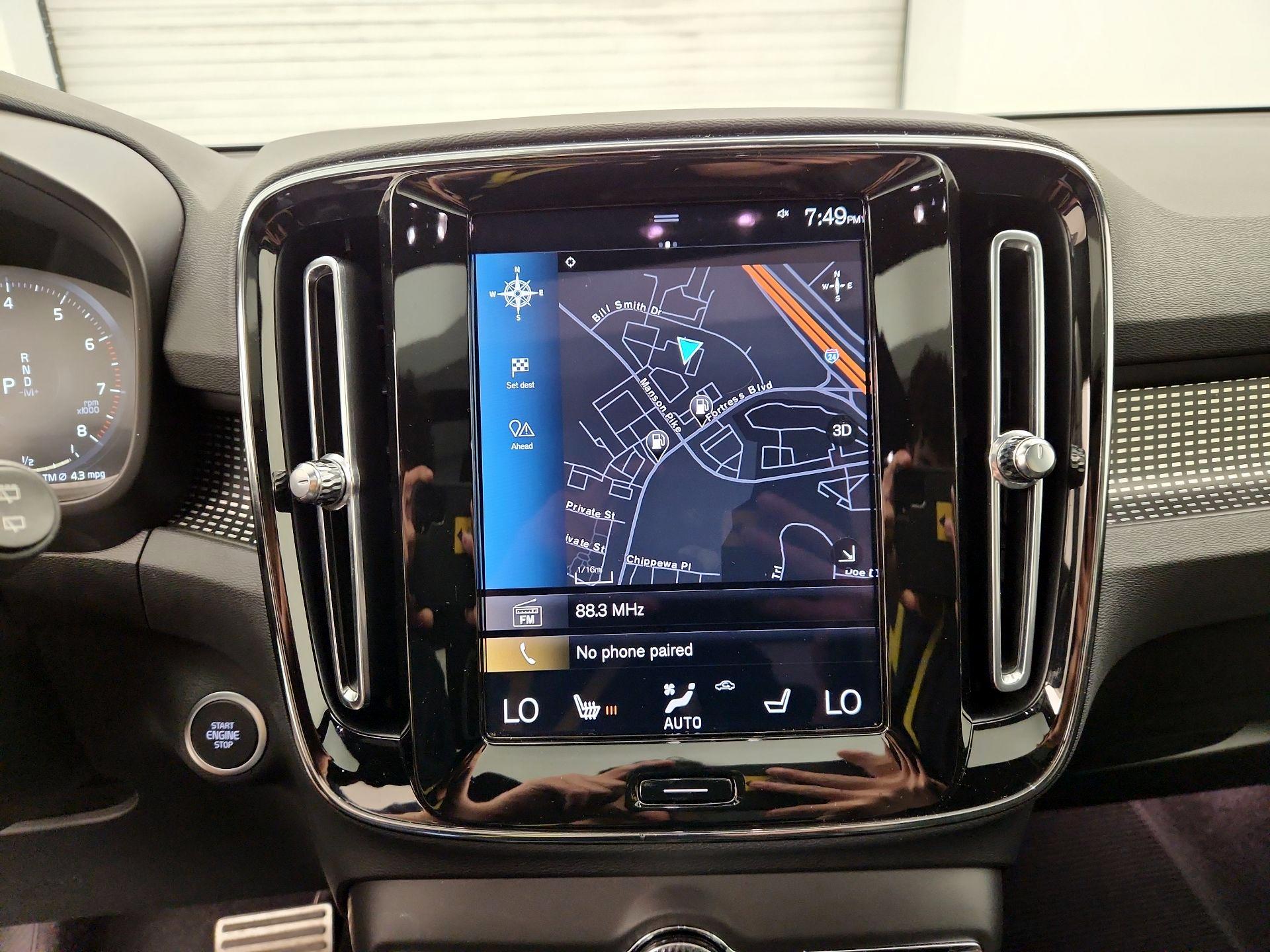 Thumbnail: 2022 Volvo XC40 - 14