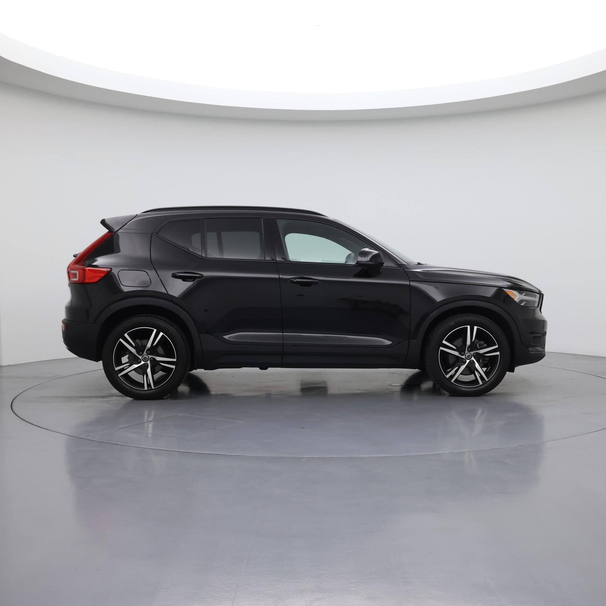 Thumbnail: 2022 Volvo XC40 - 7