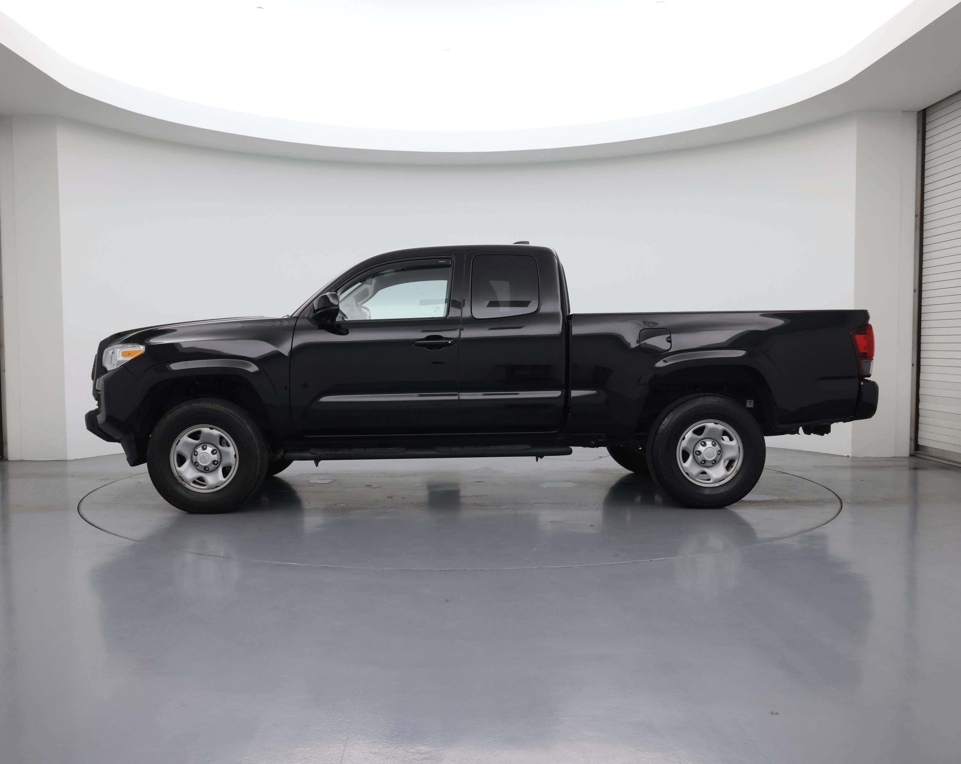 Thumbnail: 2023 Toyota Tacoma - 3