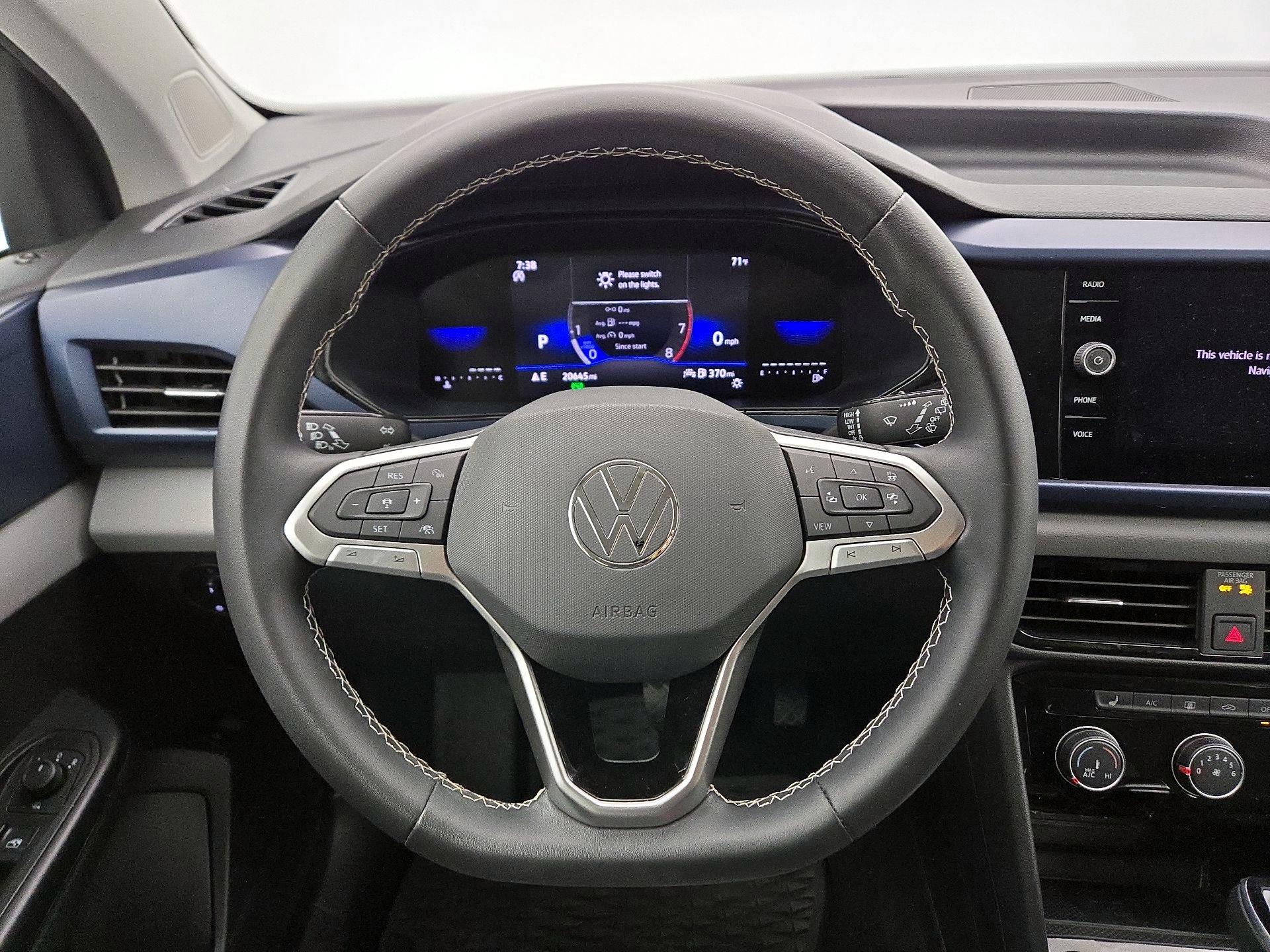 Thumbnail: 2023 Volkswagen Taos - 10
