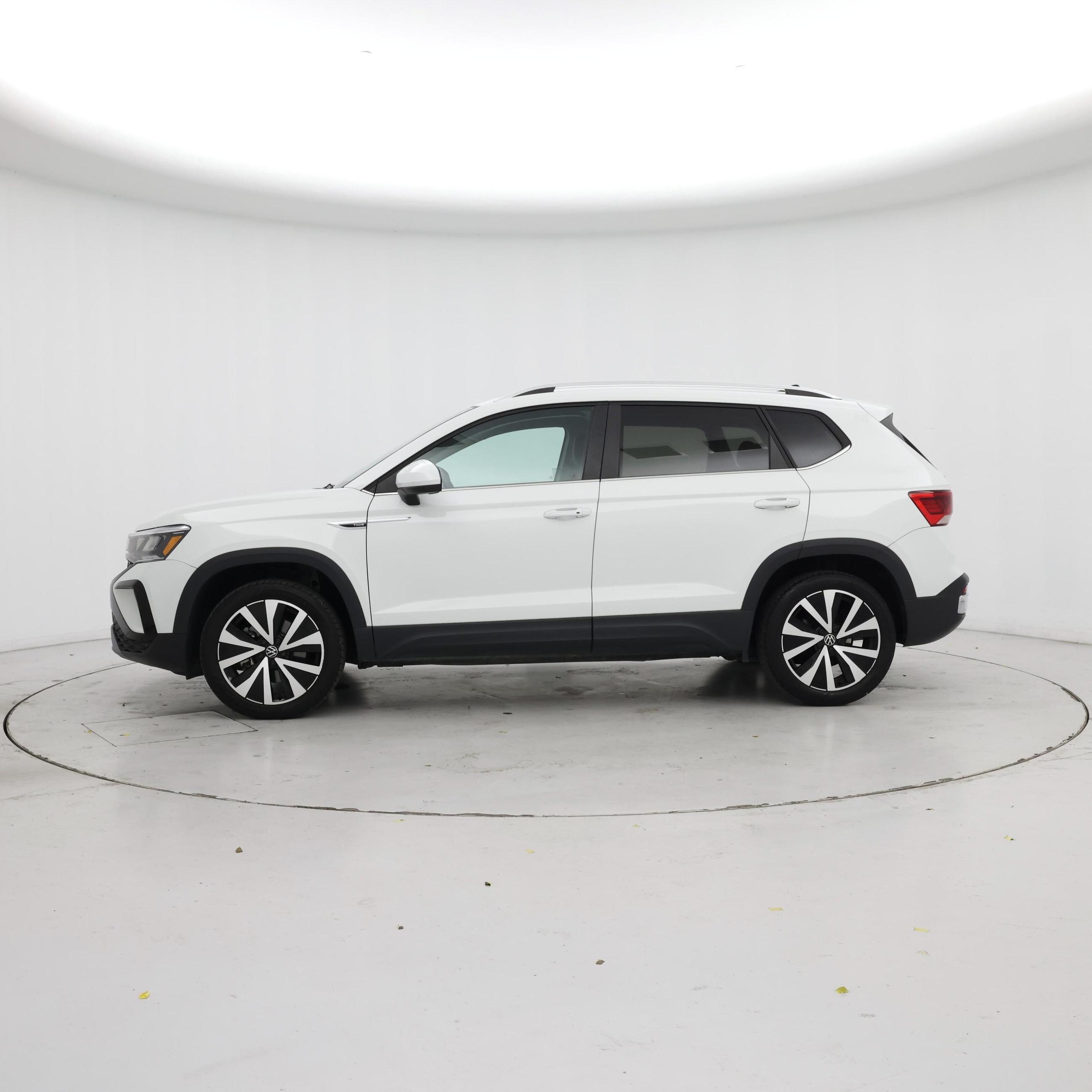 Thumbnail: 2023 Volkswagen Taos - 3