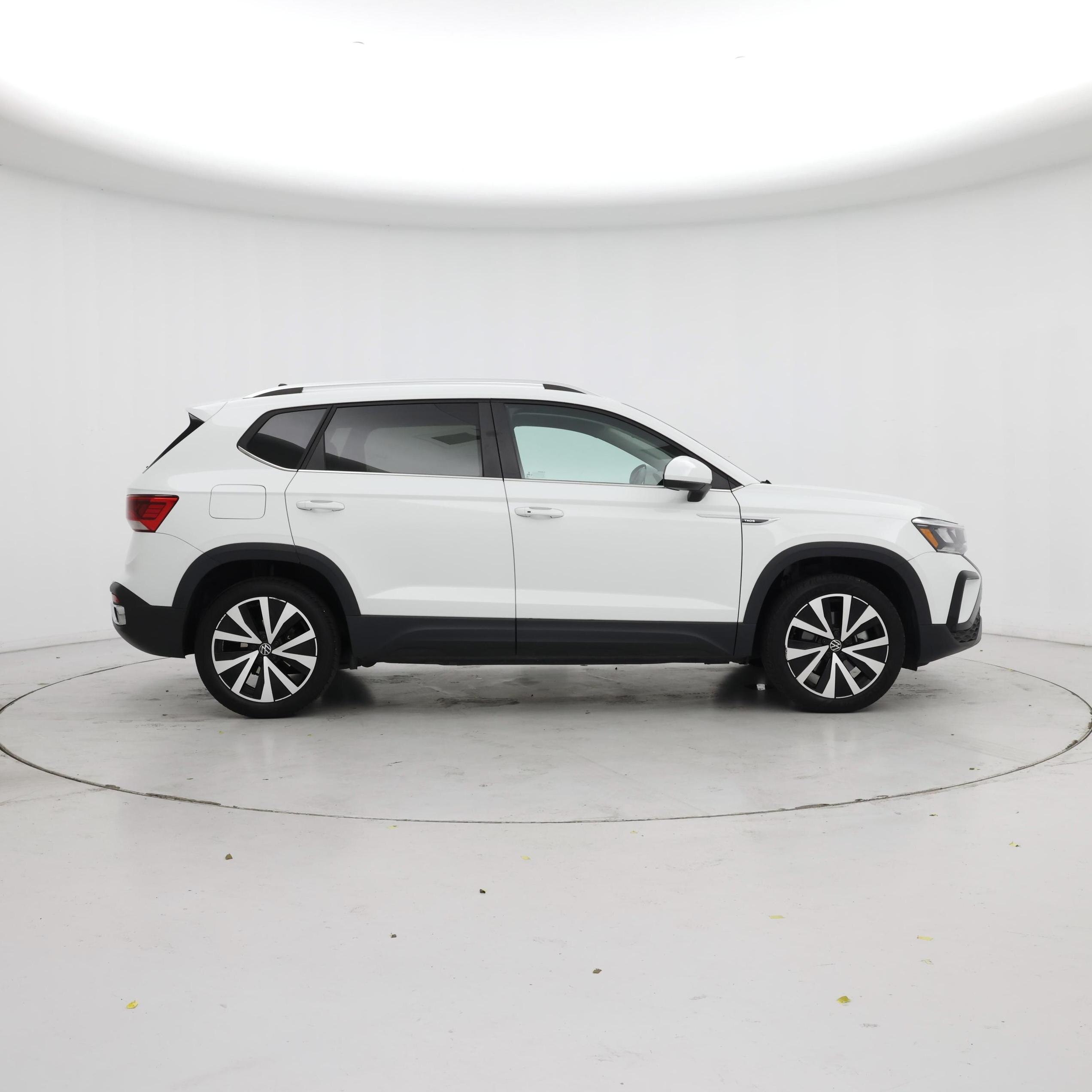 Thumbnail: 2023 Volkswagen Taos - 7