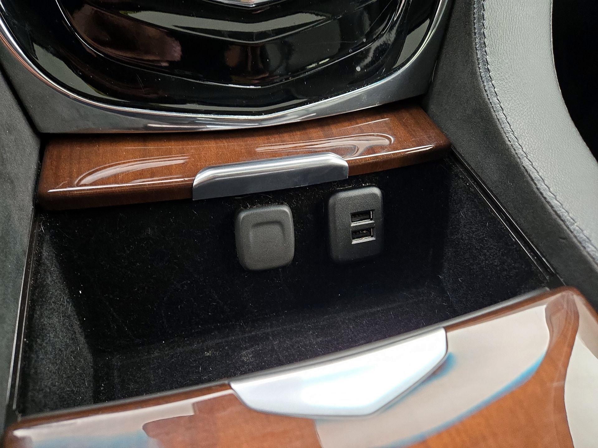 Thumbnail: 2015 Cadillac Escalade - 18