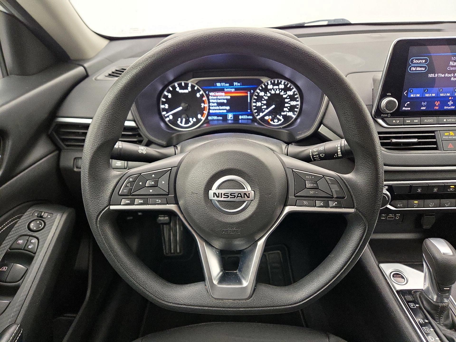 Thumbnail: 2019 Nissan Altima - 10