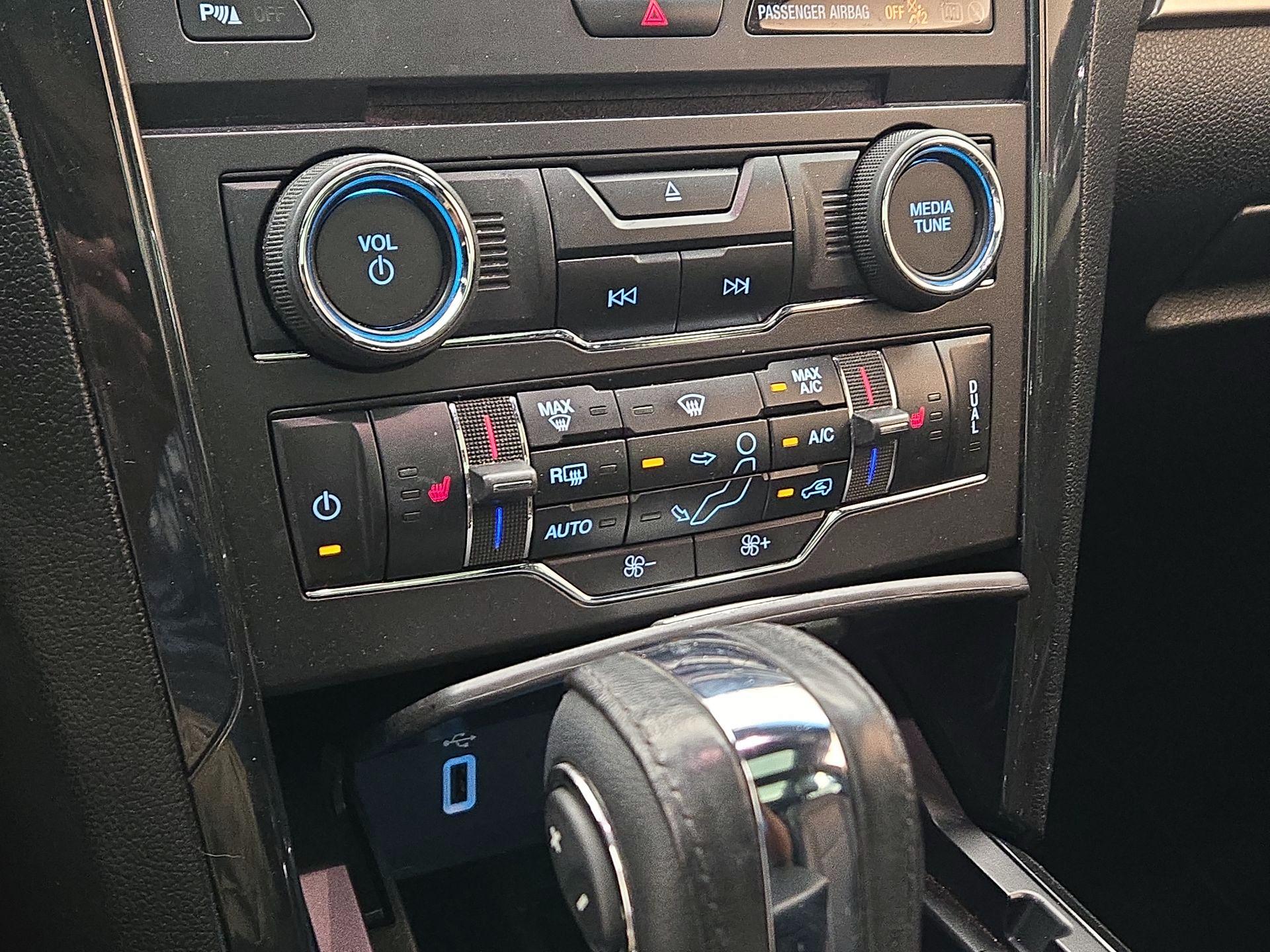 Thumbnail: 2018 Ford Explorer - 16