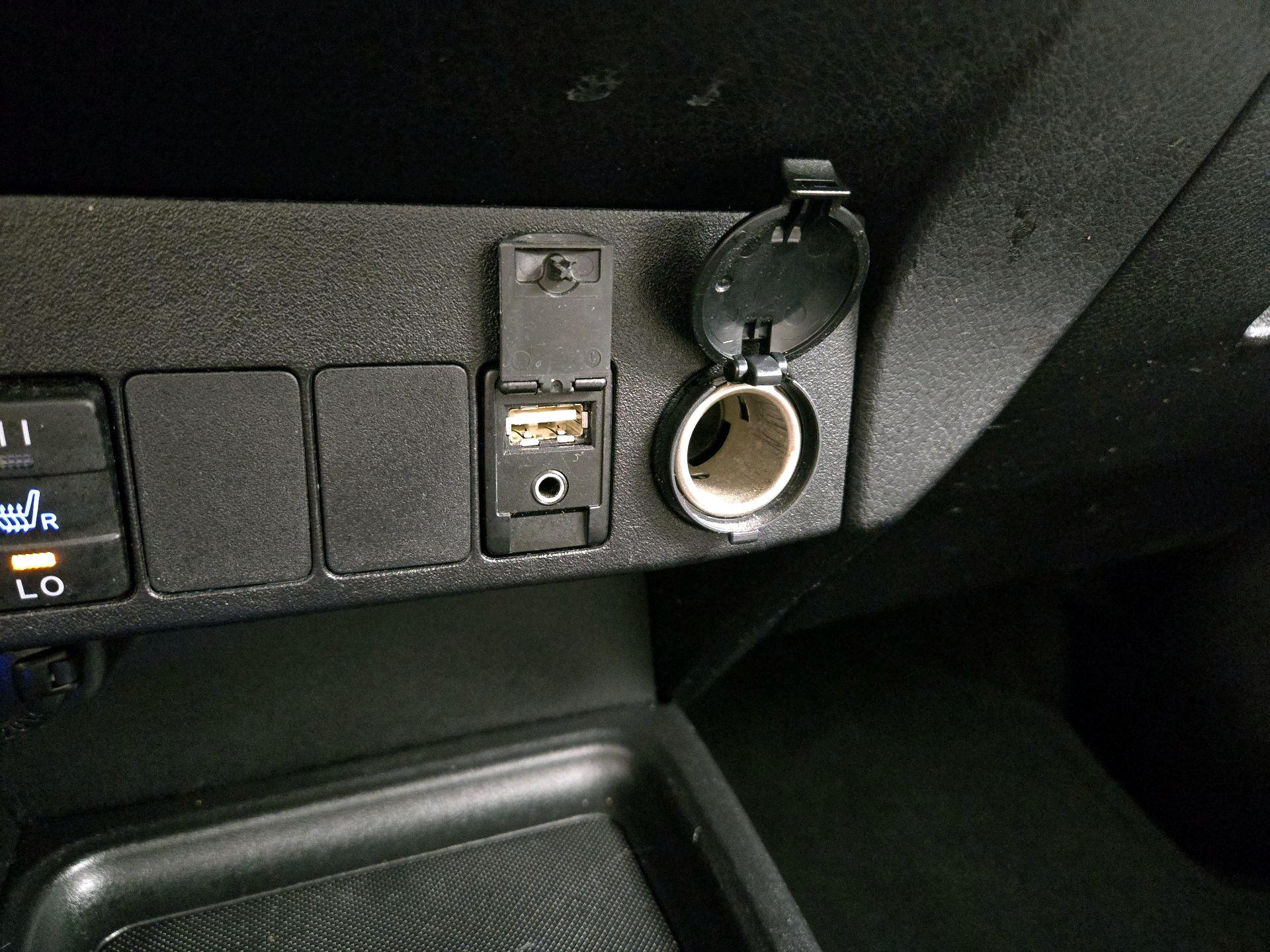 Thumbnail: 2014 Toyota RAV4 - 18