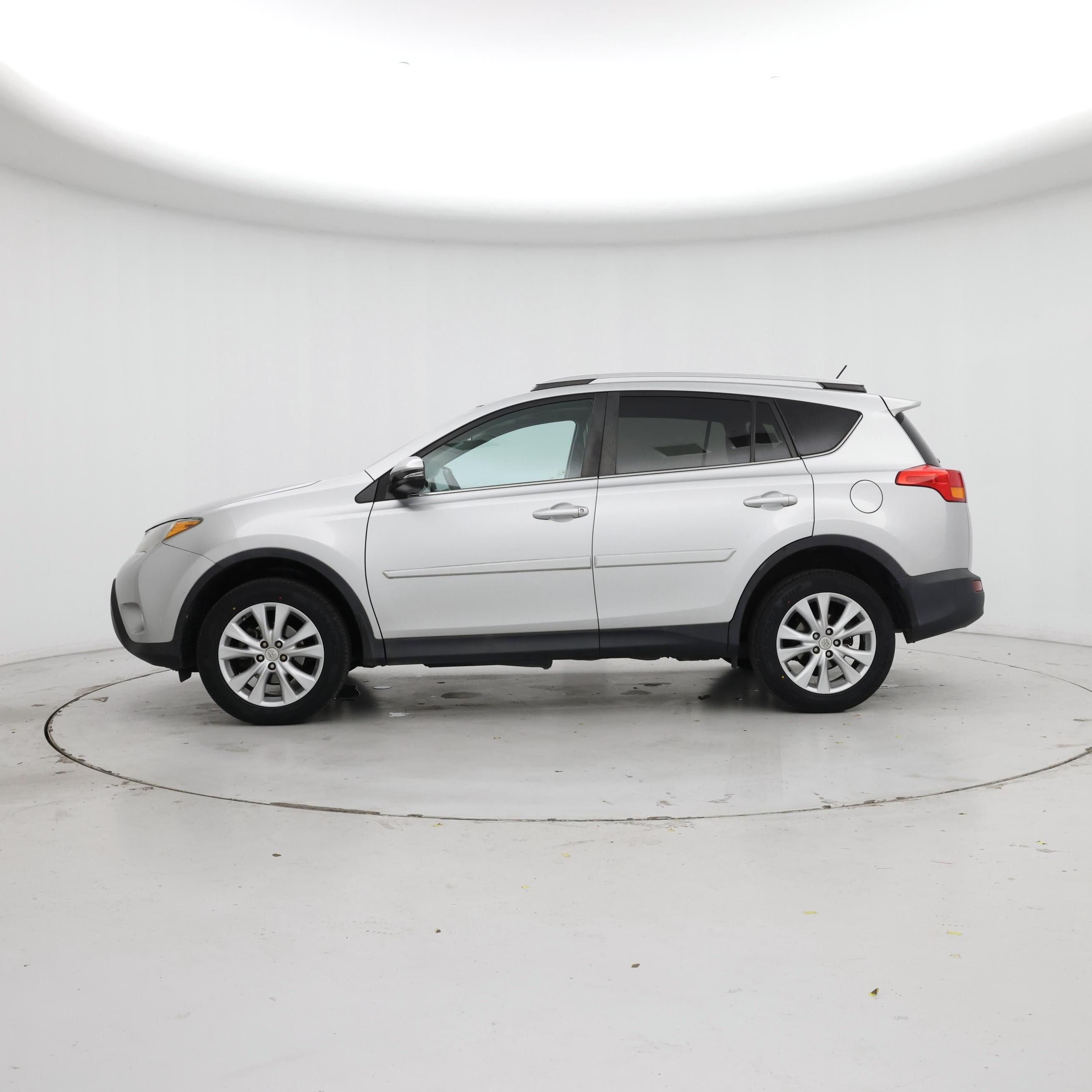 Thumbnail: 2014 Toyota RAV4 - 3