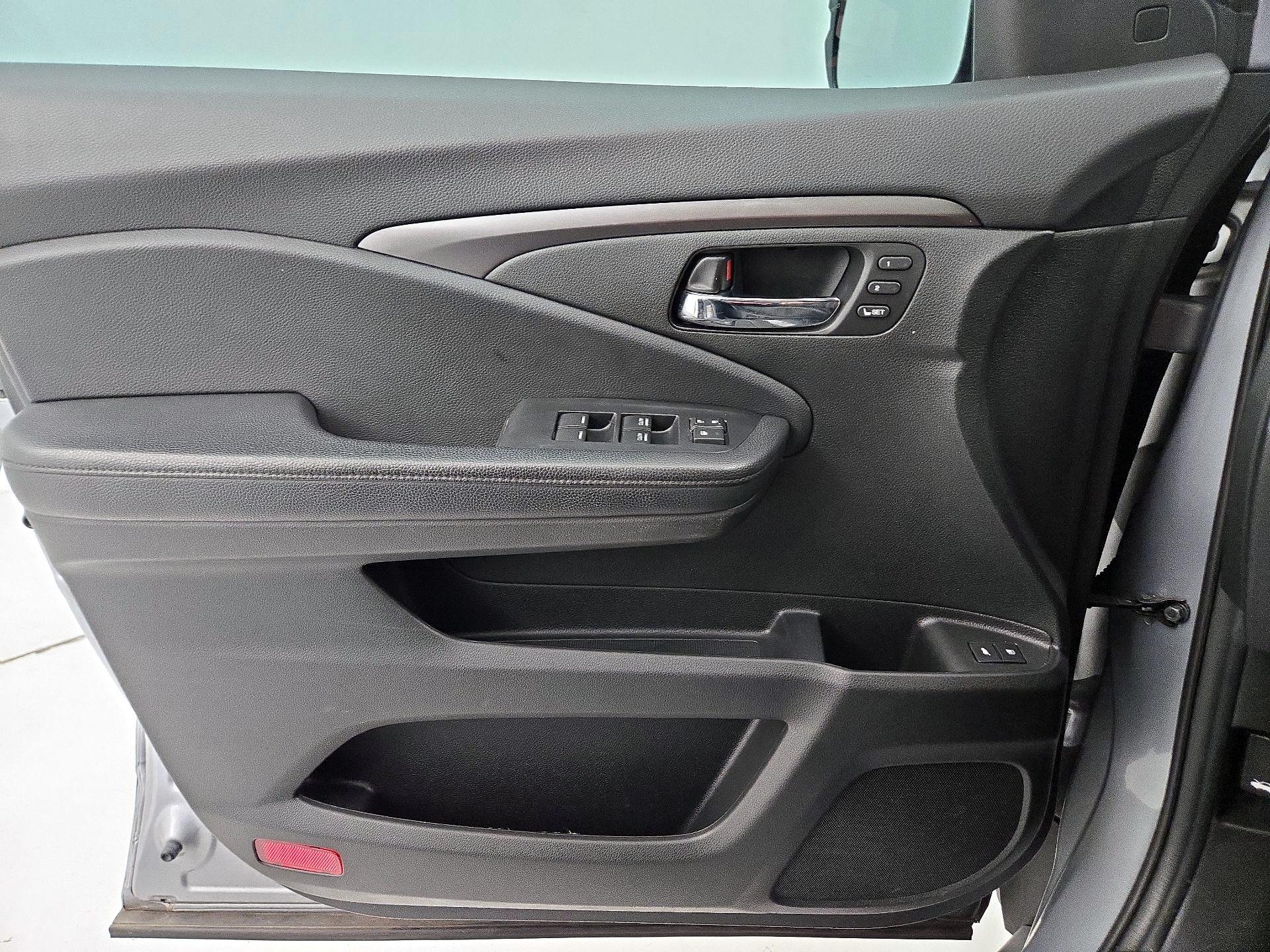Thumbnail: 2019 Honda Passport - 12