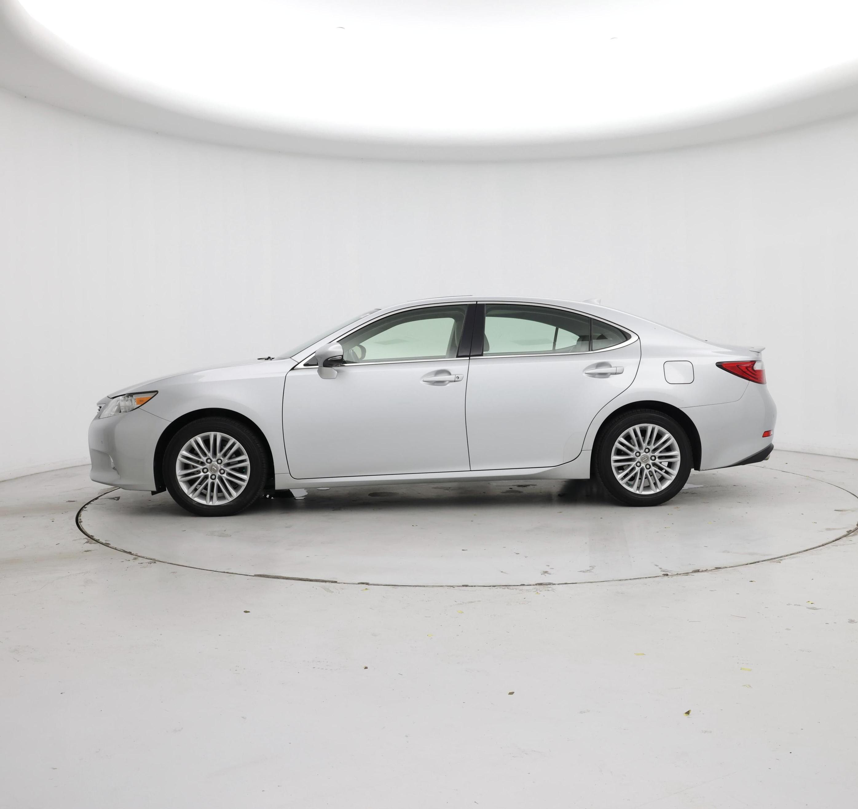 Thumbnail: 2015 Lexus ES - 3
