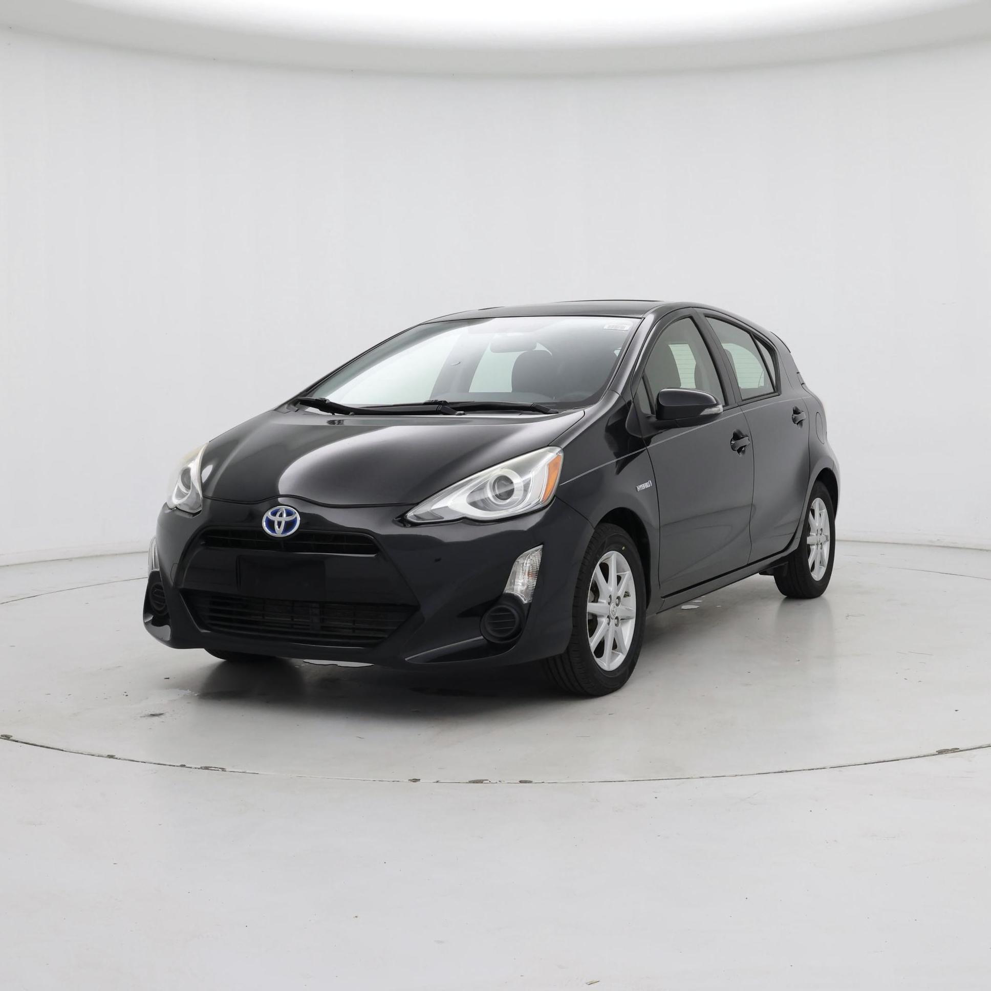 Thumbnail: 2015 Toyota Prius c - 4