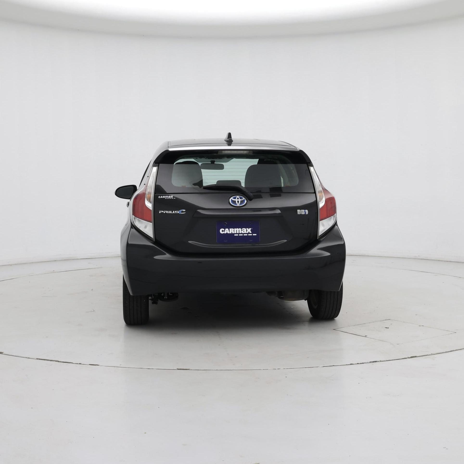 Thumbnail: 2015 Toyota Prius c - 6