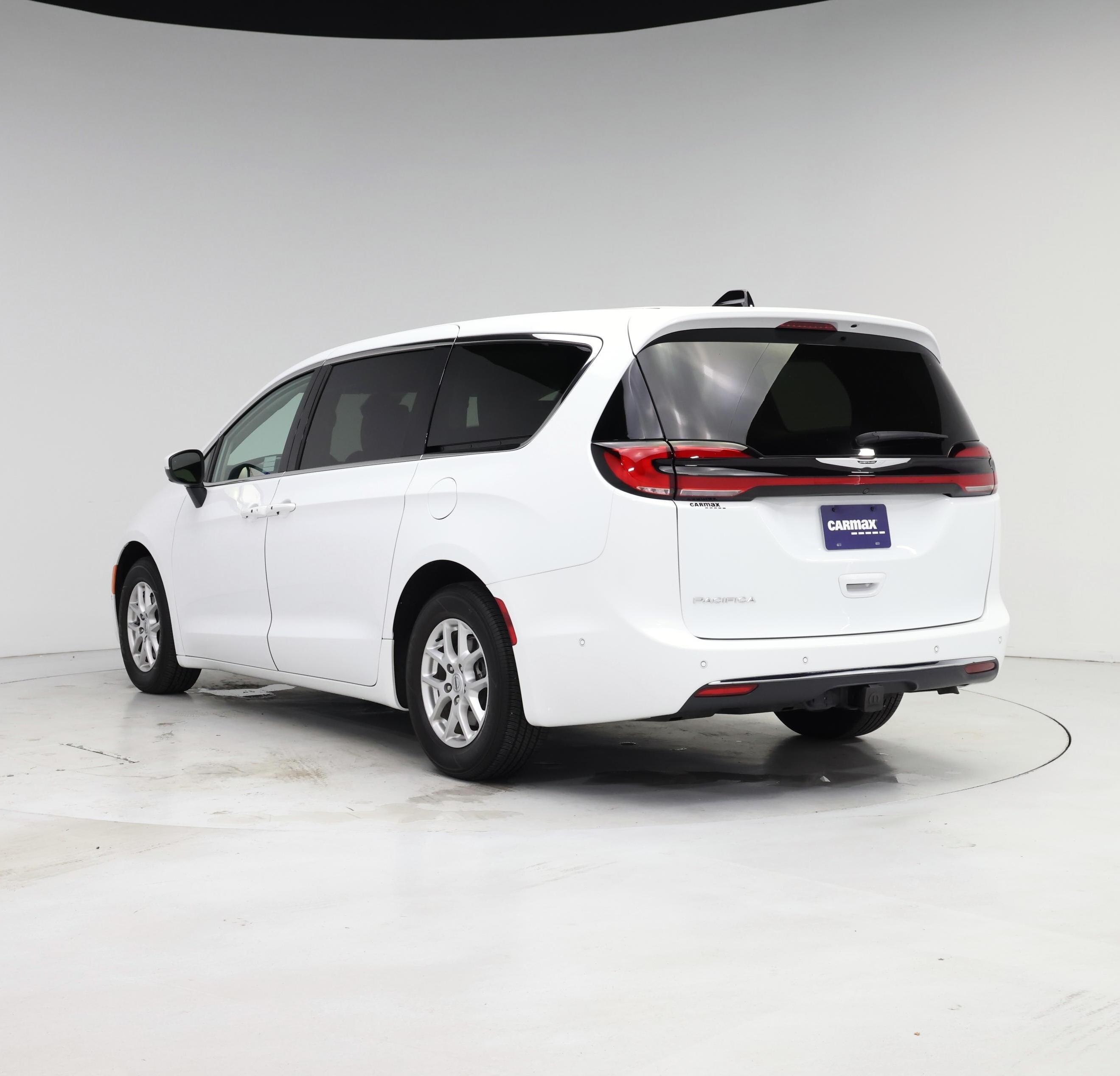 Thumbnail: 2023 Chrysler Pacifica - 2