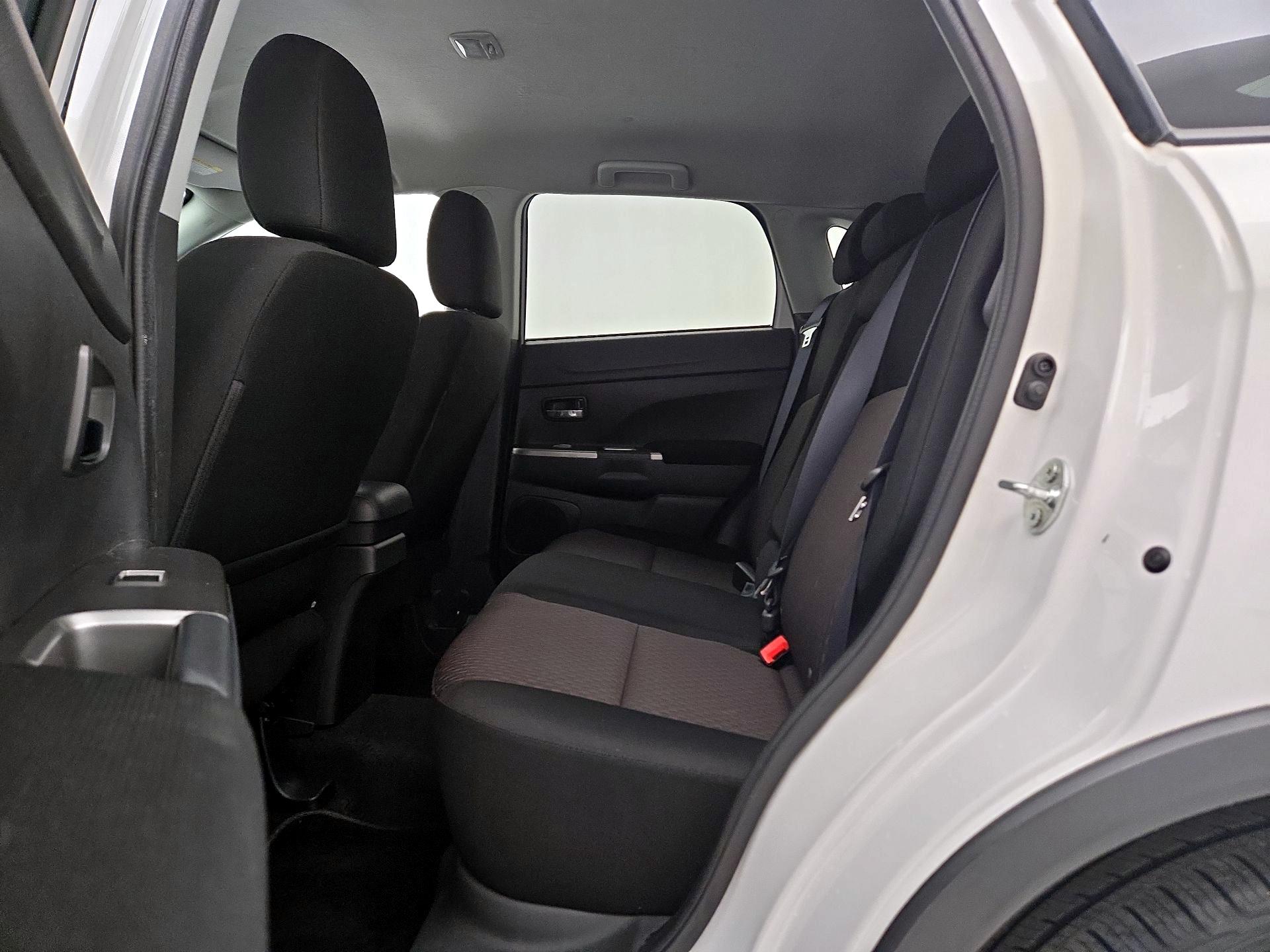 Thumbnail: 2019 Mitsubishi Outlander Sport - 18