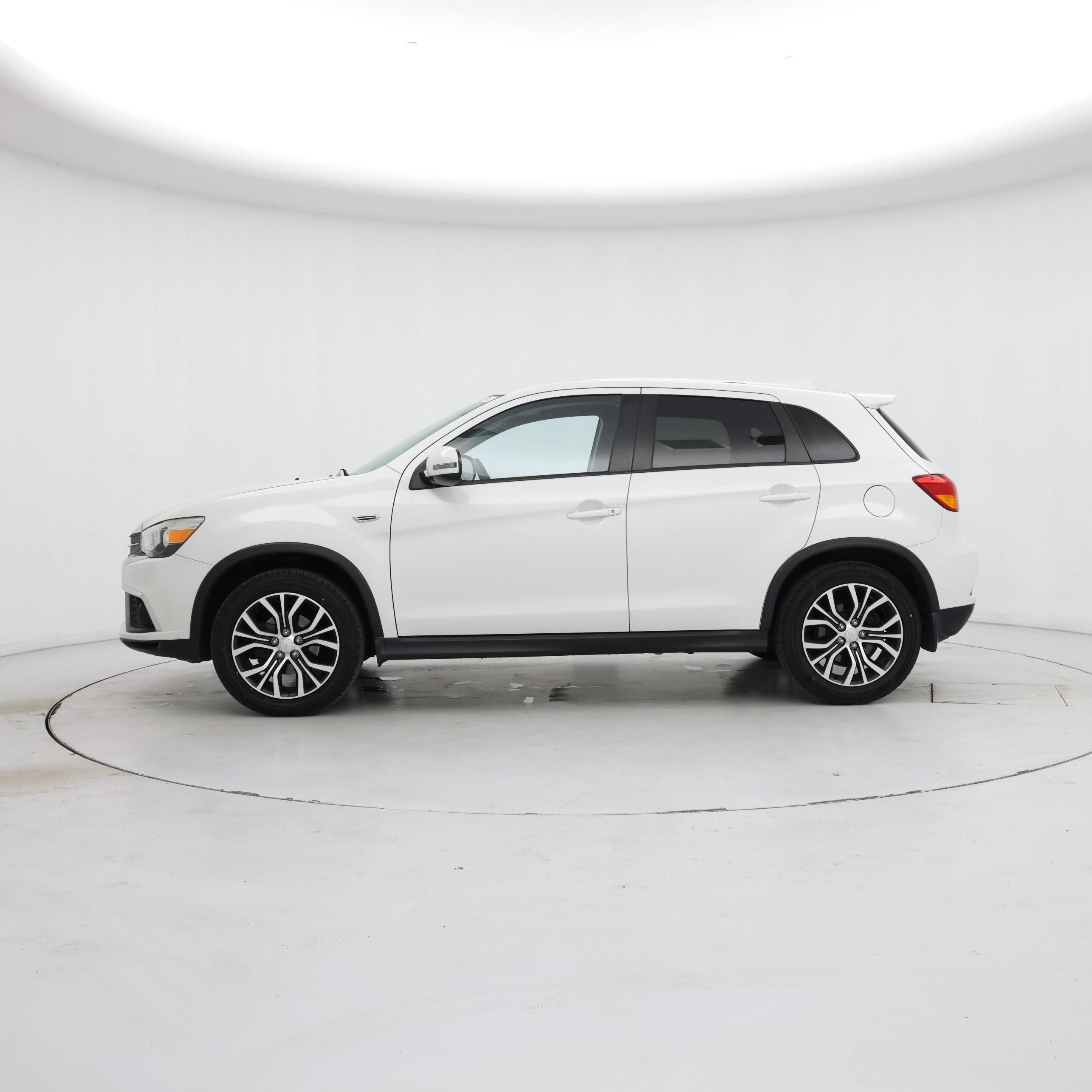 Thumbnail: 2019 Mitsubishi Outlander Sport - 3