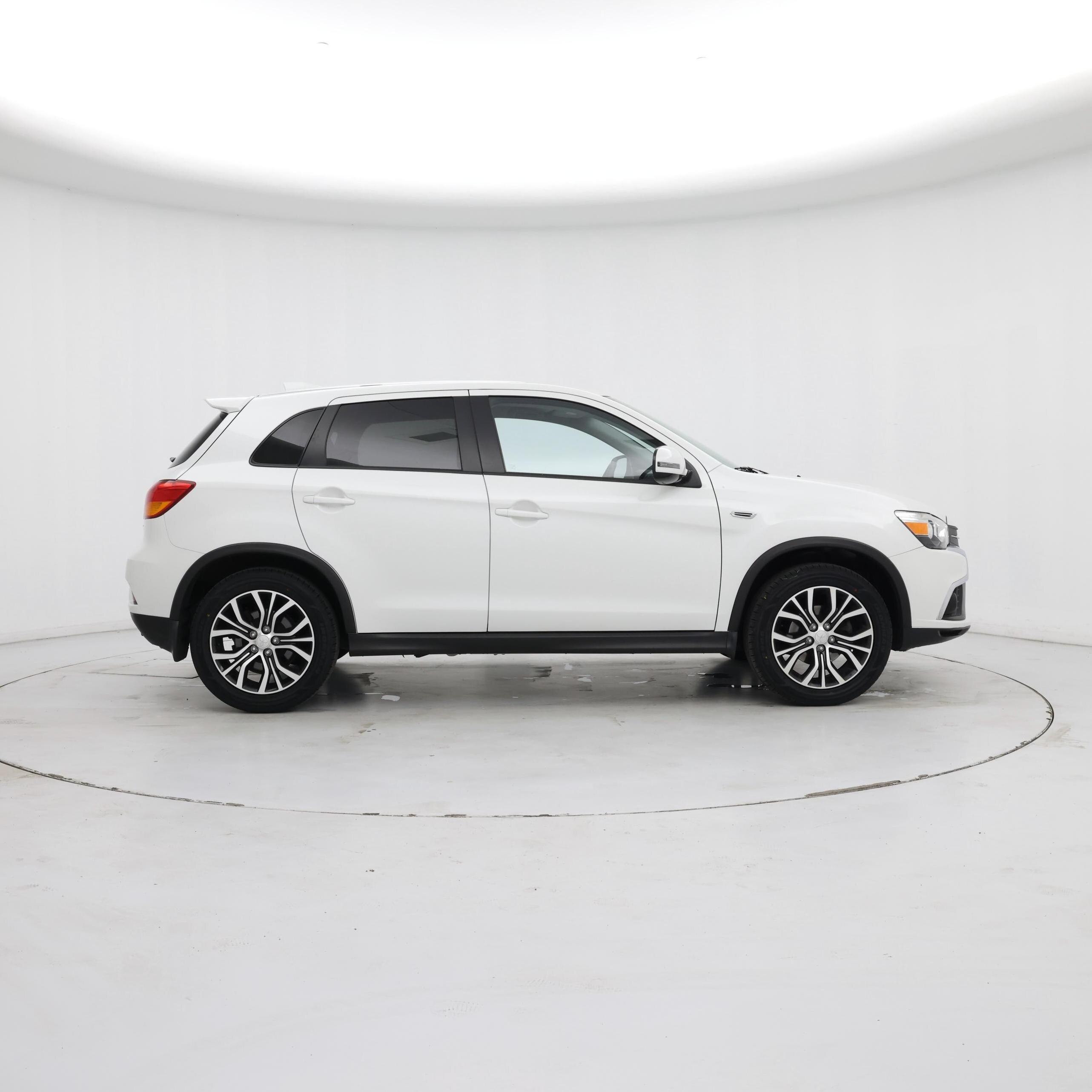 Thumbnail: 2019 Mitsubishi Outlander Sport - 7