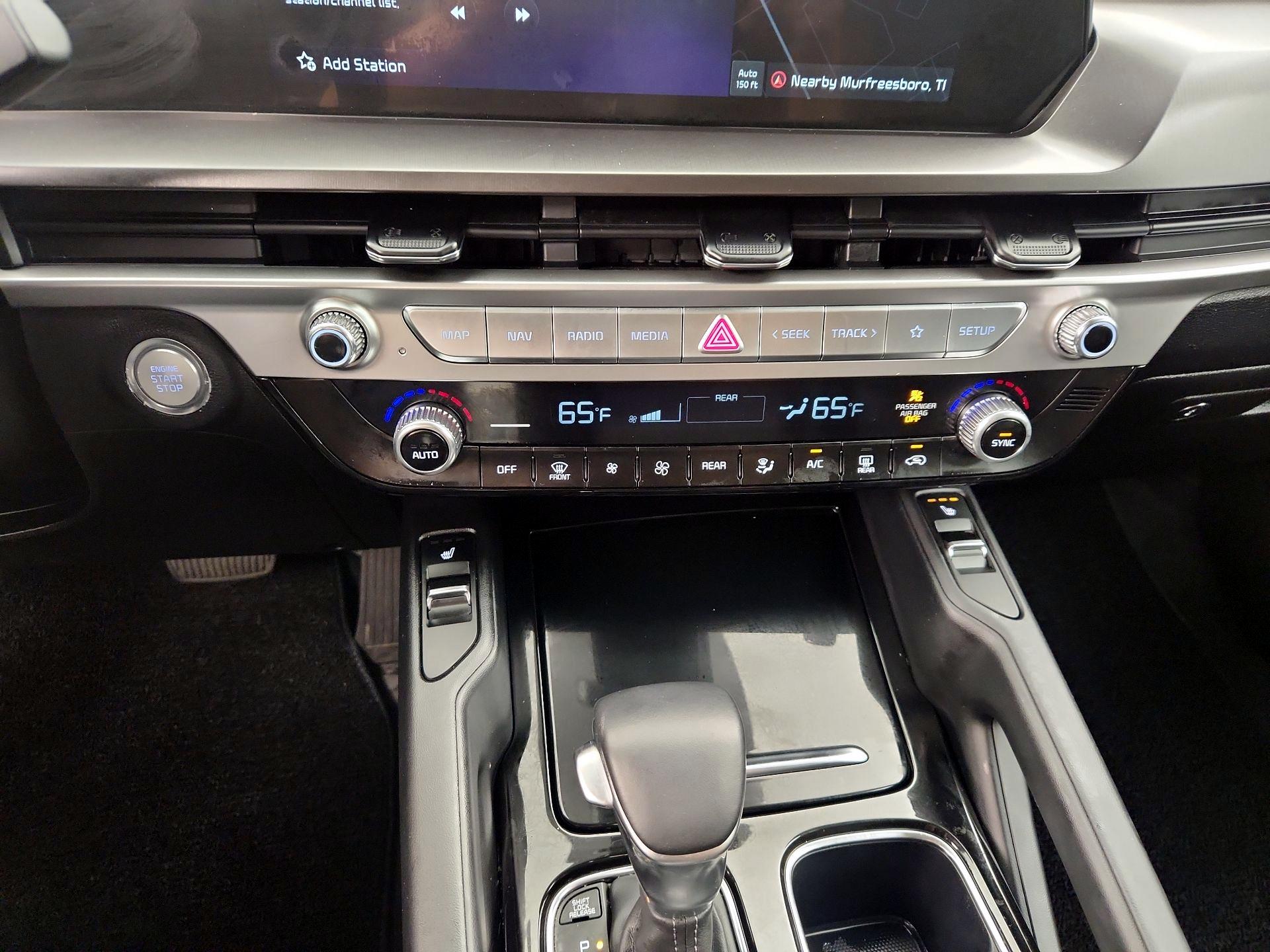 Thumbnail: 2023 Kia Telluride - 17