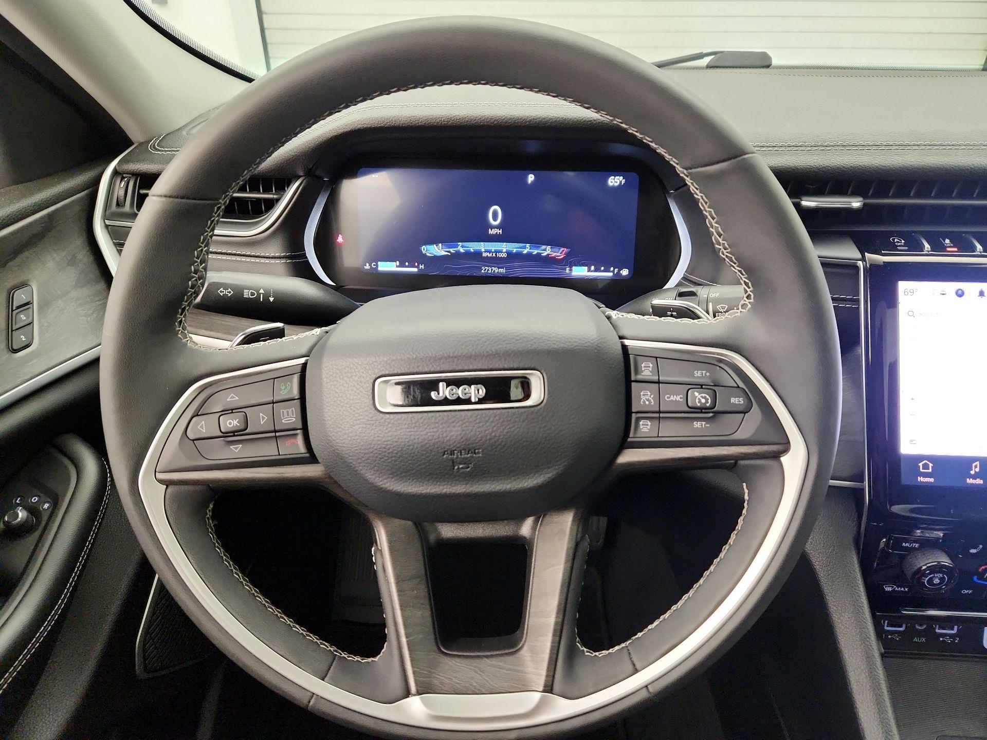 Thumbnail: 2023 Jeep Grand Cherokee - 10