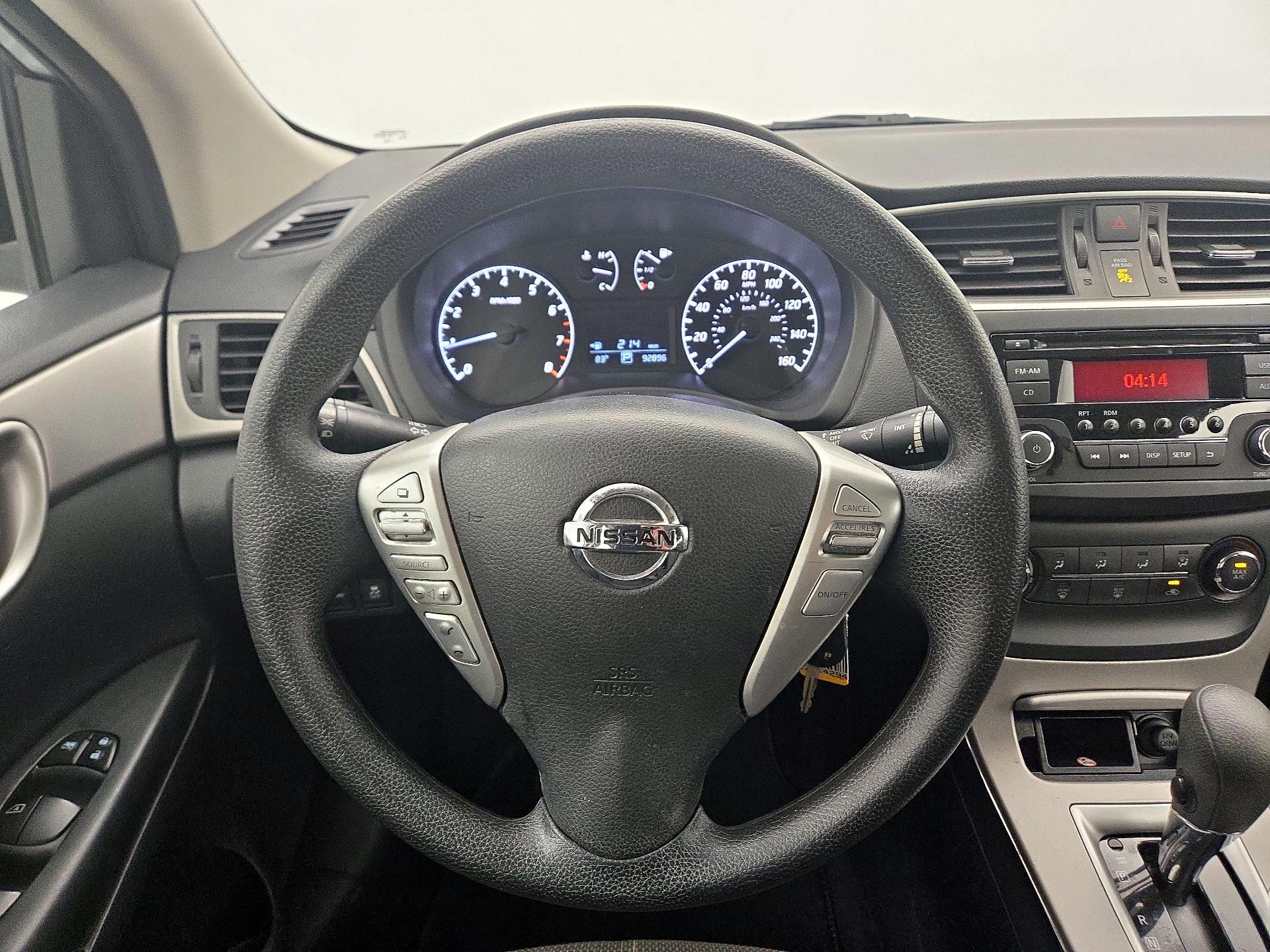Thumbnail: 2015 Nissan Sentra - 10