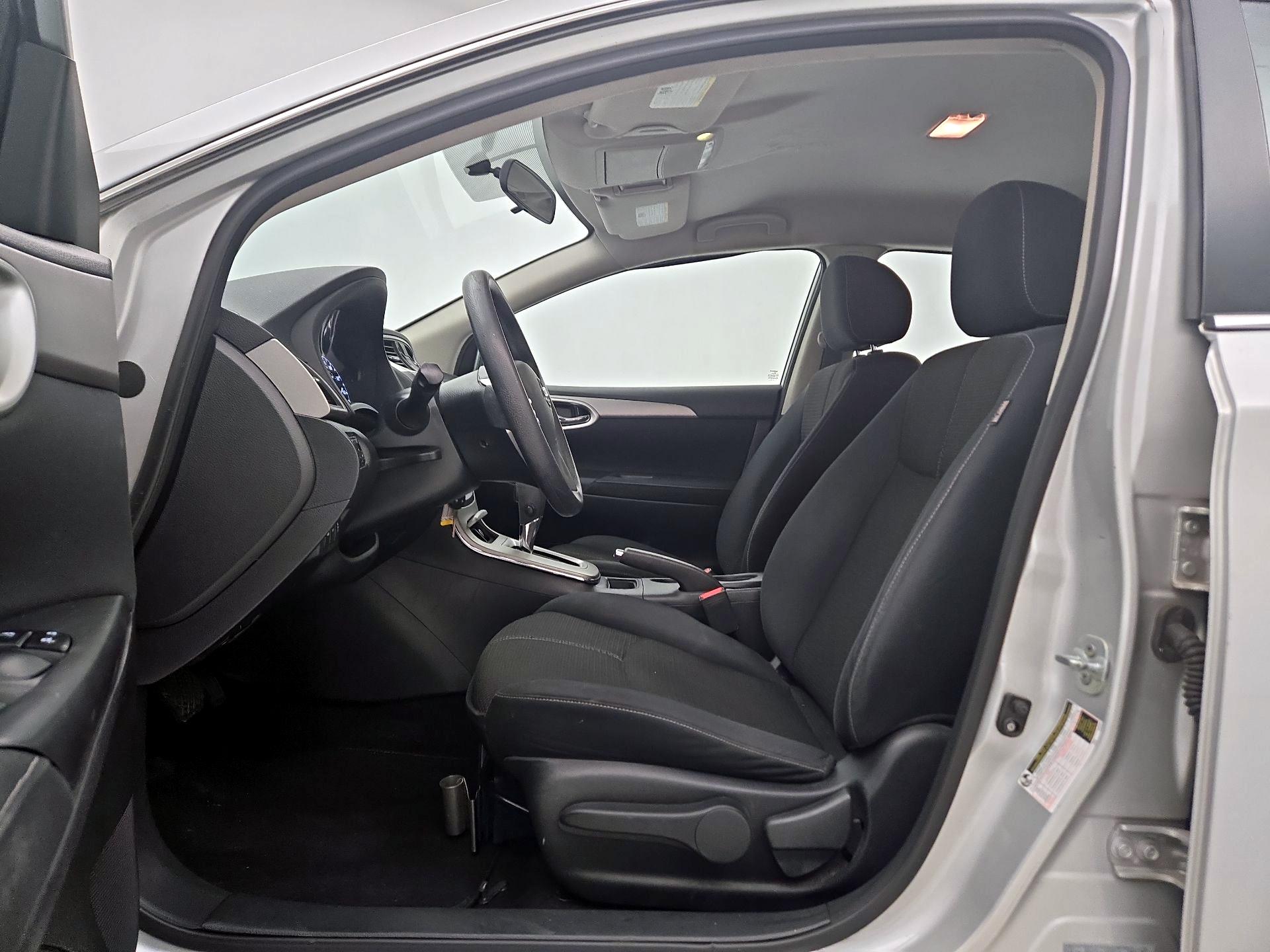 Thumbnail: 2015 Nissan Sentra - 11