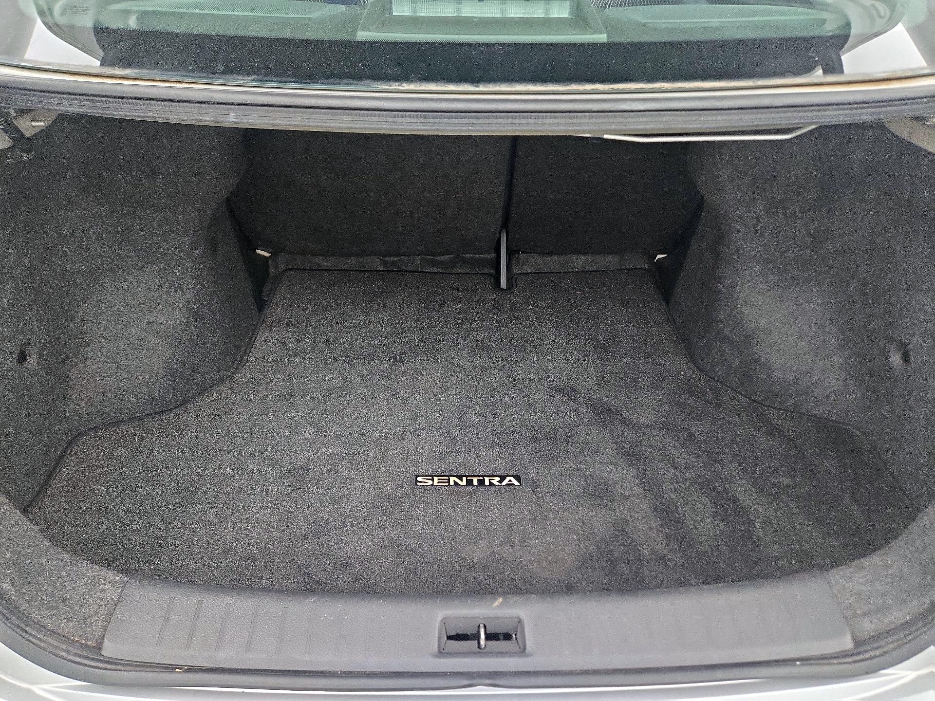 Thumbnail: 2015 Nissan Sentra - 19