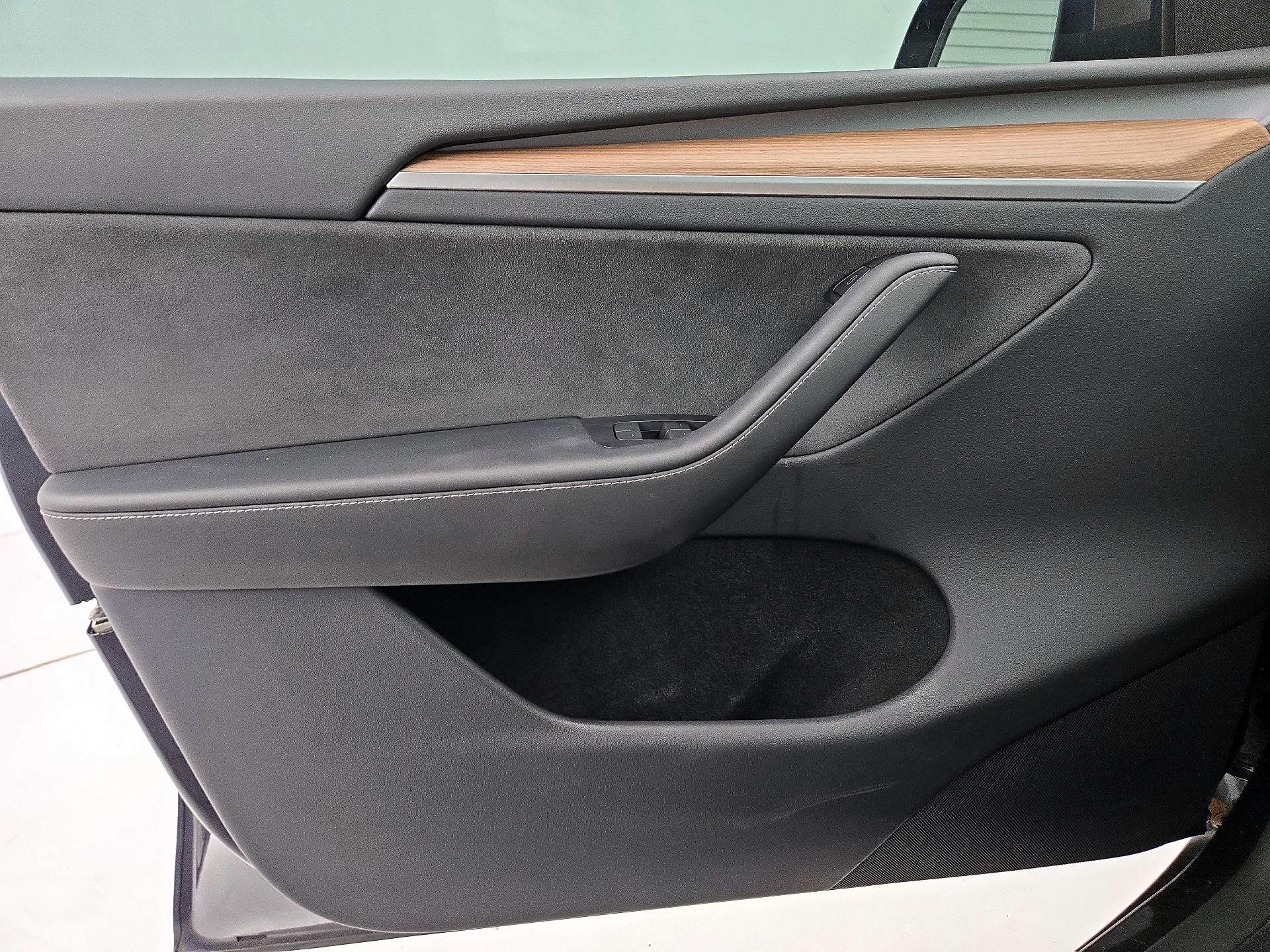 Thumbnail: 2024 Tesla Model Y - 12